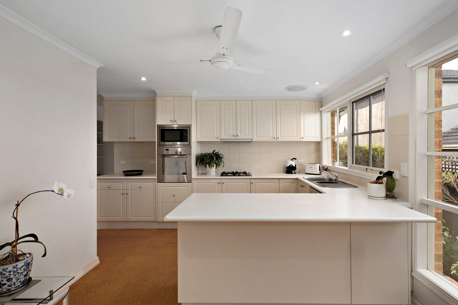 2/170 Finch Street, Glen Iris, 3146