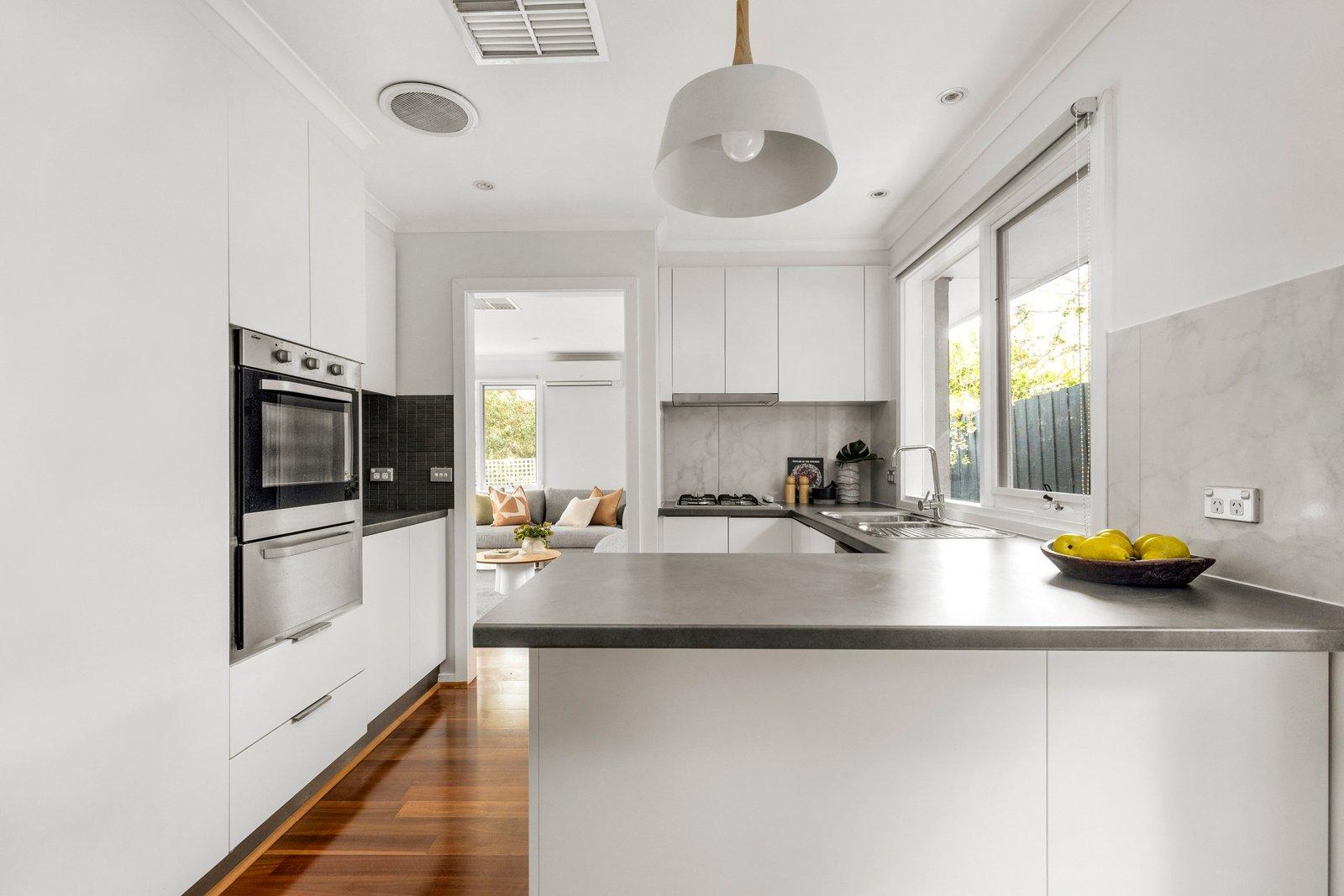 2/18 Head Street, Balwyn, 3103