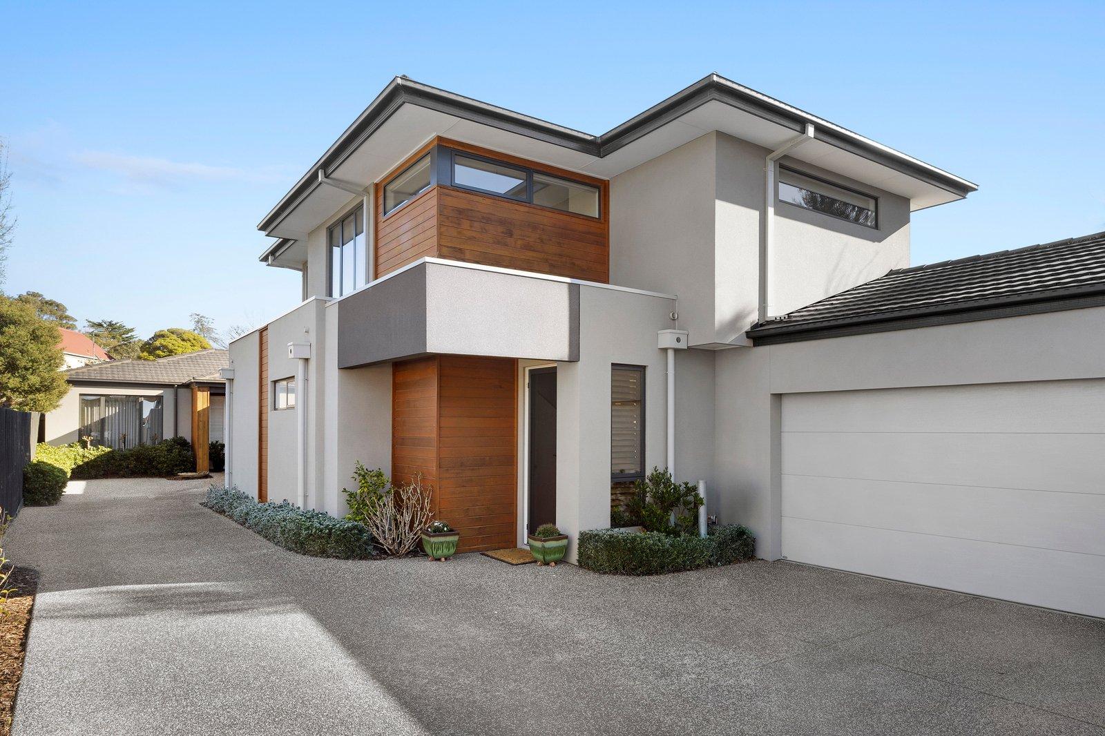 2/18 Macdonald Grove, Mornington, 3931