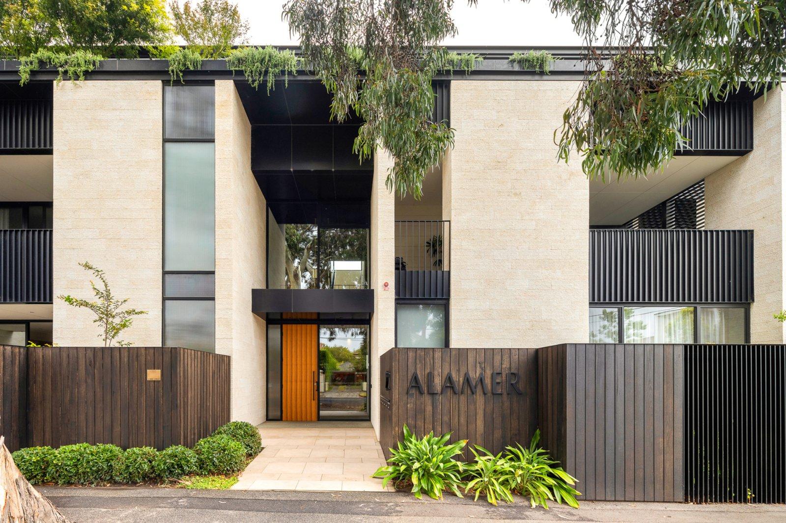 2/2 Black Street, Brighton, 3186