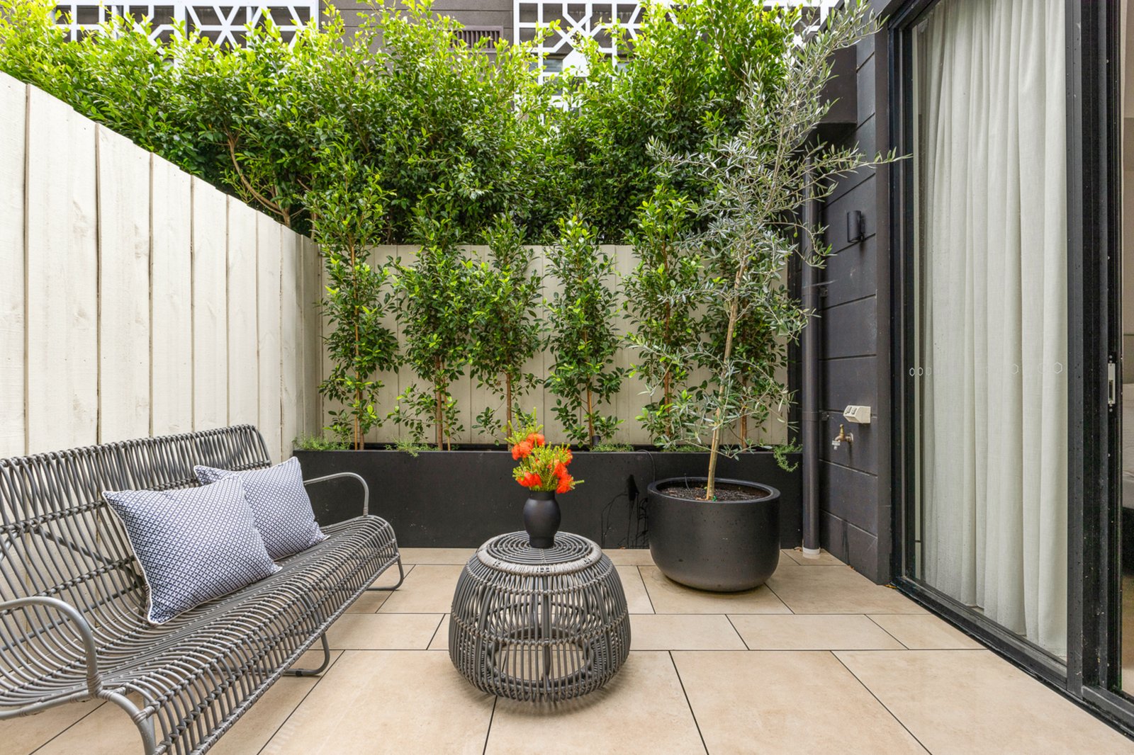2/2 Black Street, Brighton, 3186