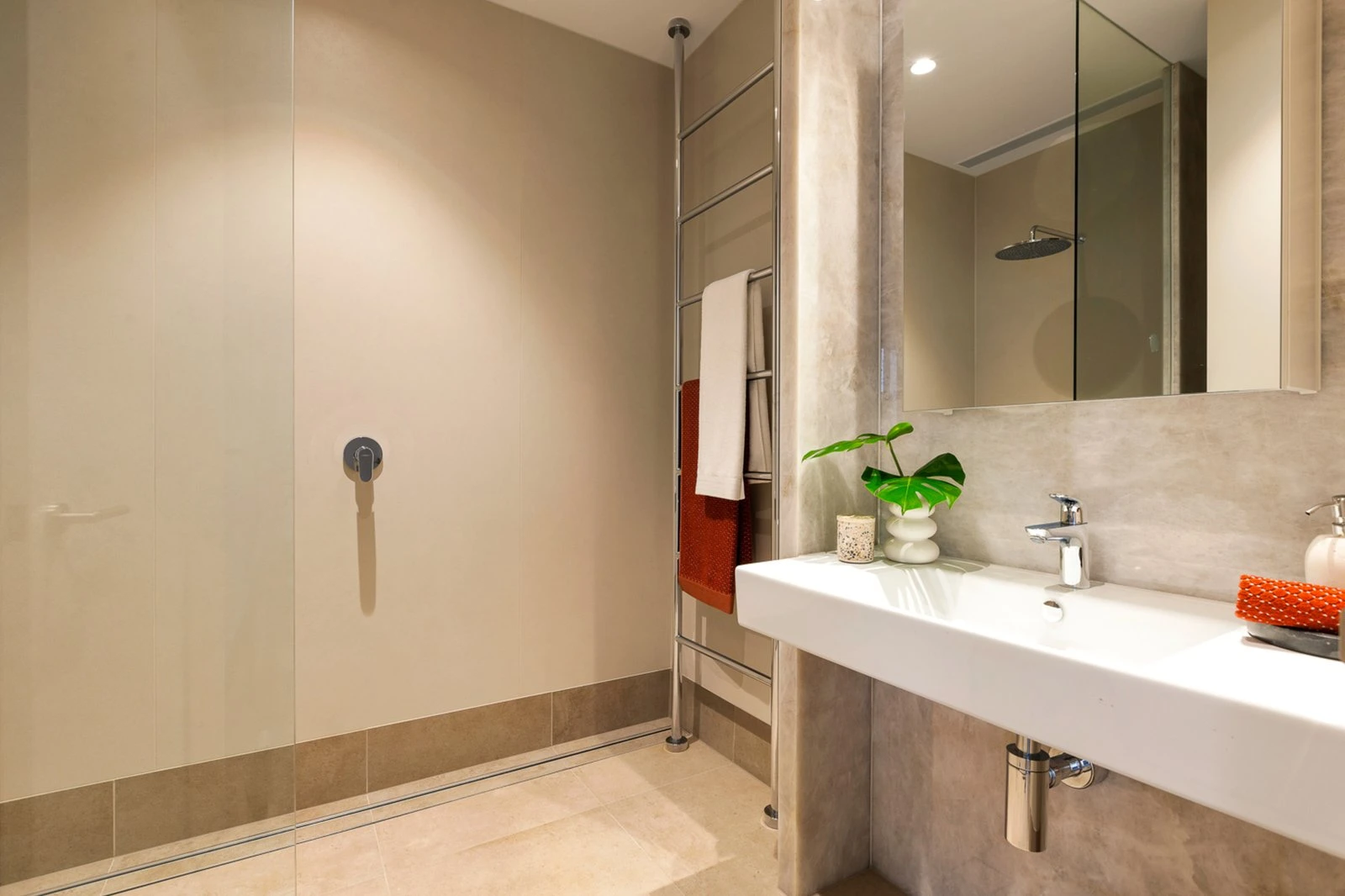 2/2 Black Street, Brighton, 3186