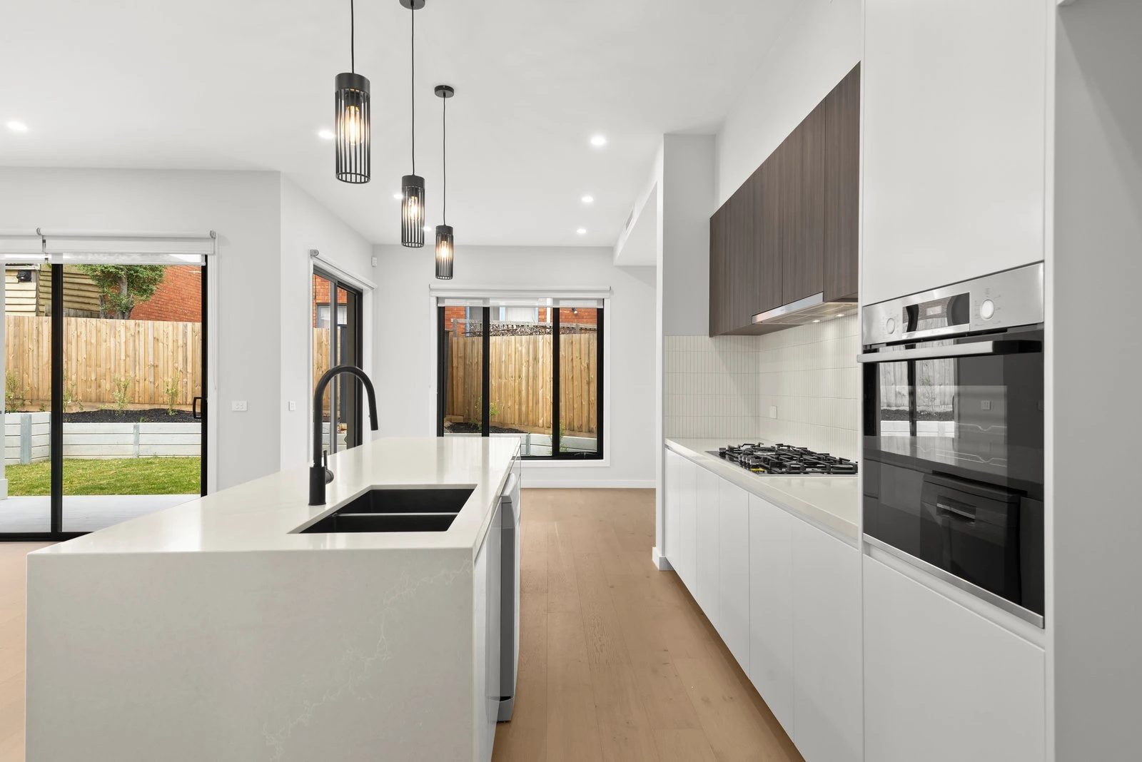 2/2 Elm Tree Road, Doncaster, 3108