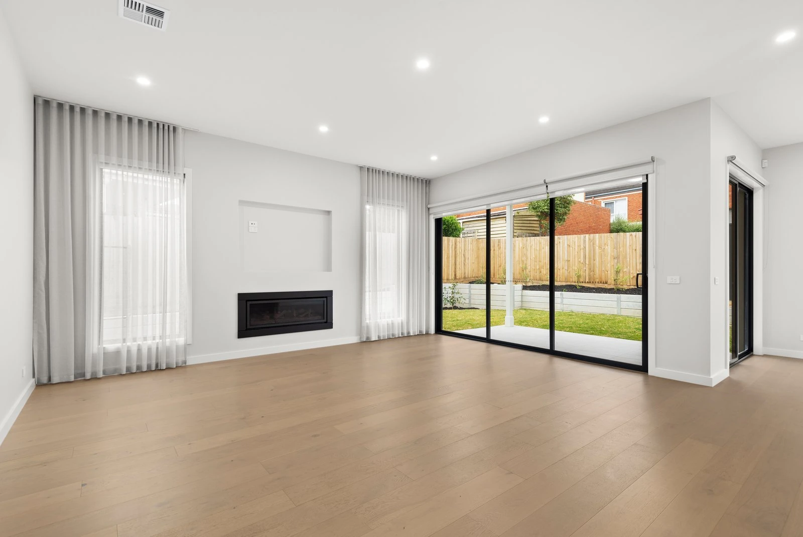 2/2 Elm Tree Road, Doncaster, 3108