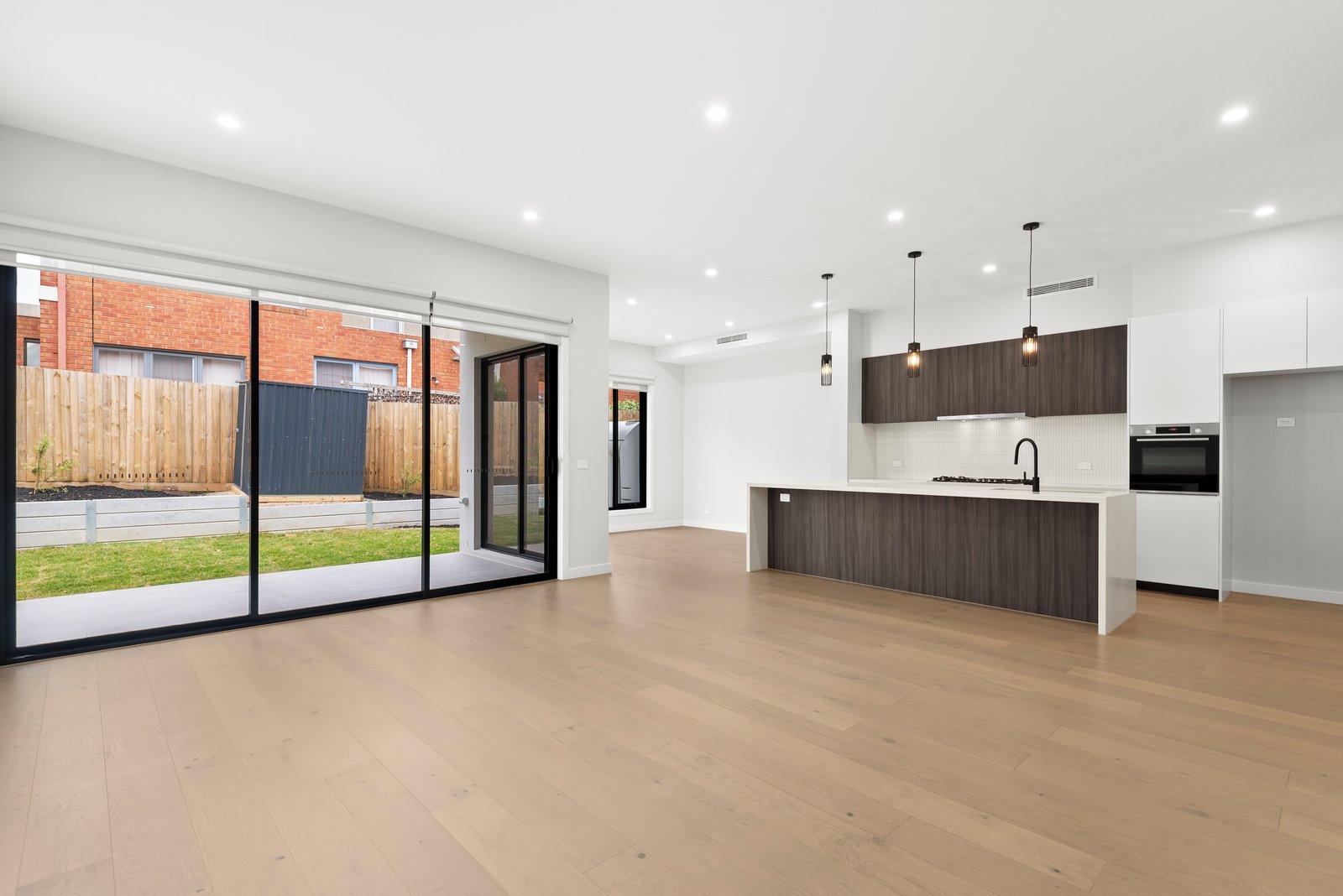 2/2 Elm Tree Road, Doncaster, 3108