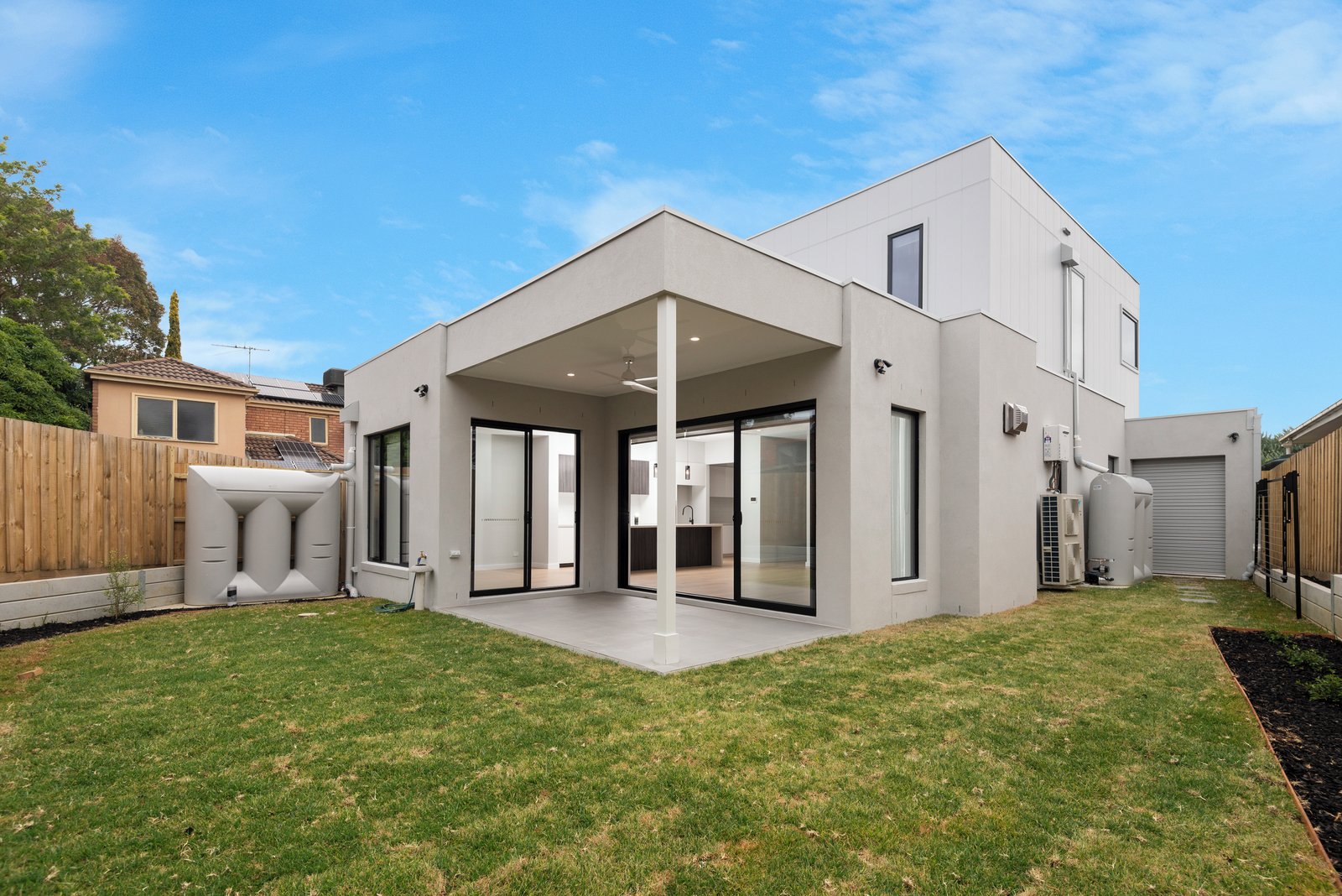 2/2 Elm Tree Road, Doncaster, 3108