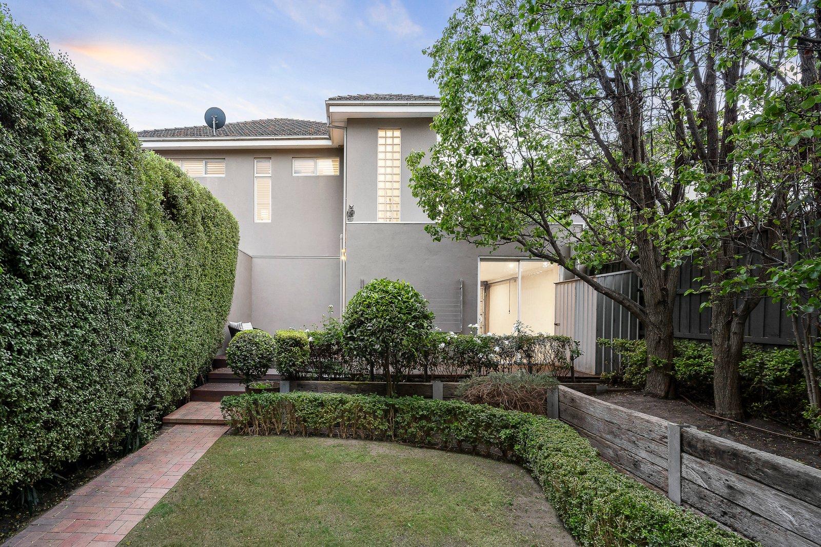 2/202 Kilby Road, Kew East, 3102