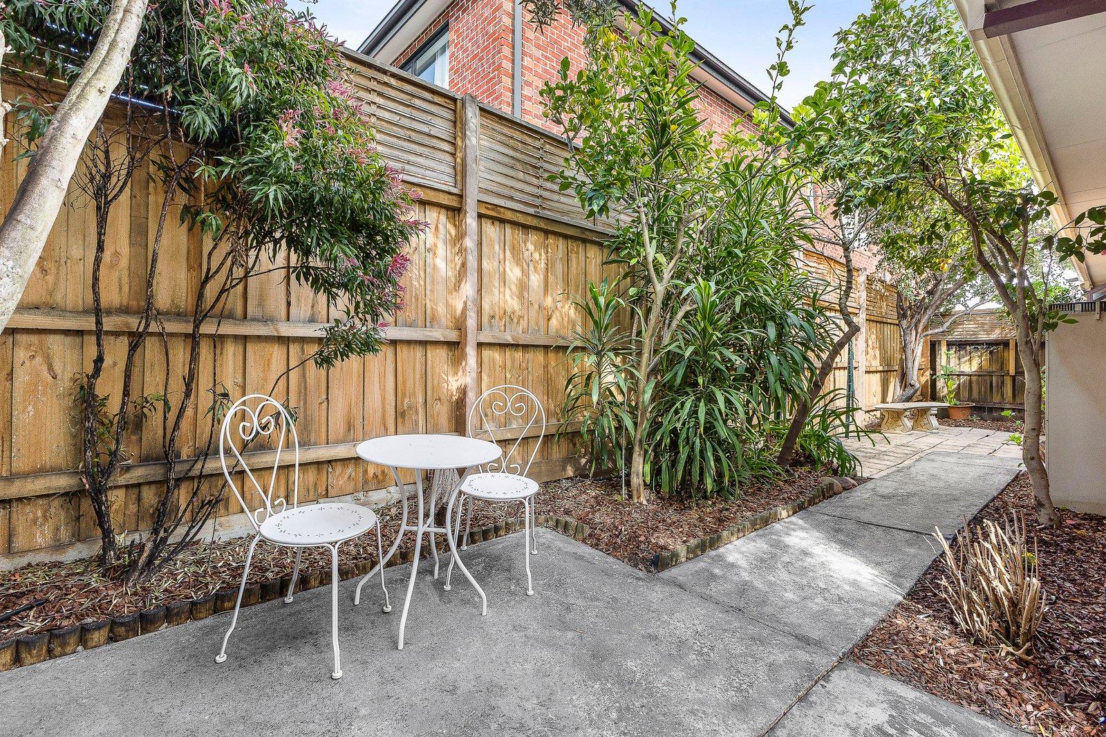 2/21 Severn Street, Balwyn North, 3104
