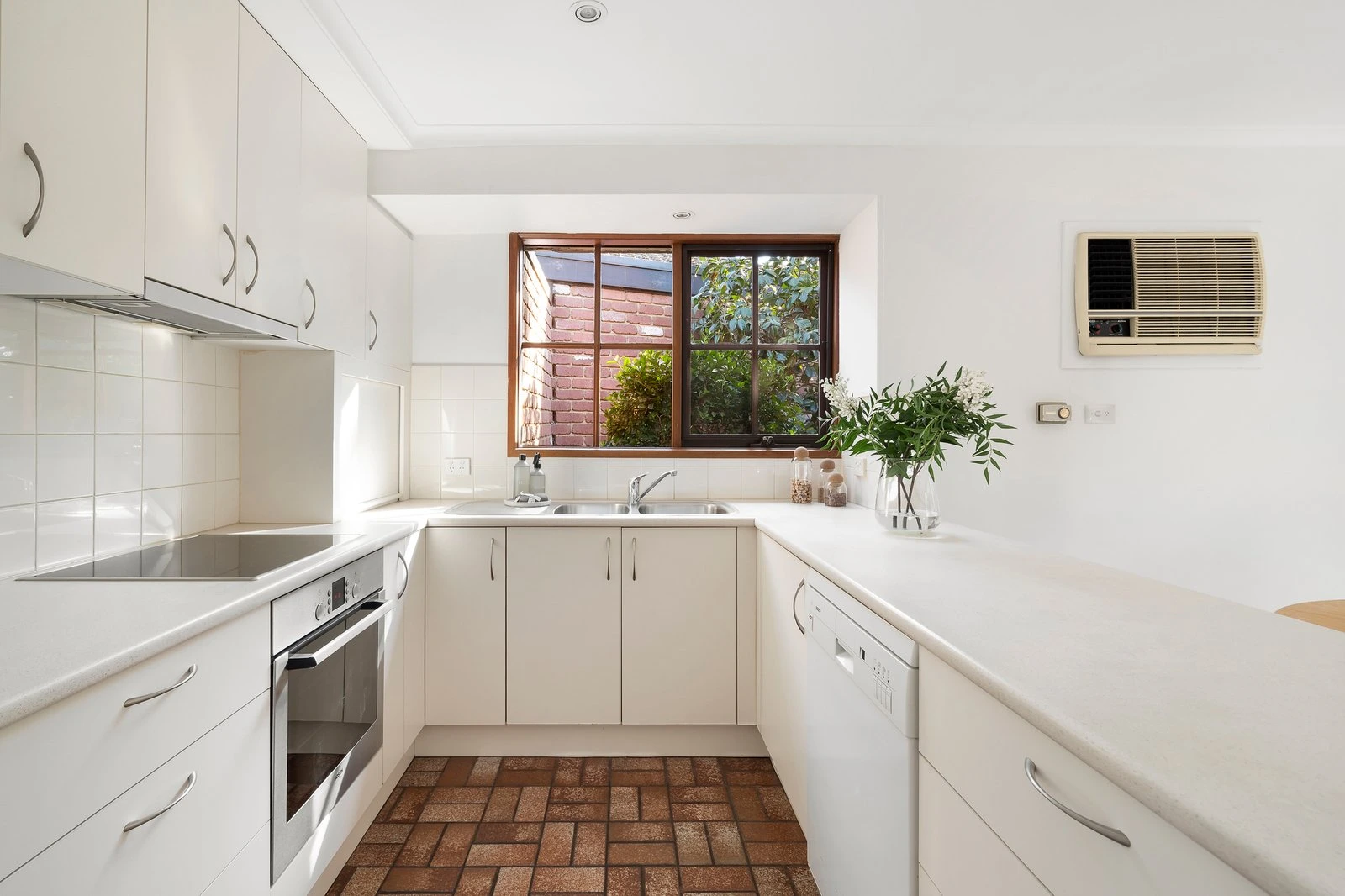2/25 Matlock Street, Canterbury, 3126