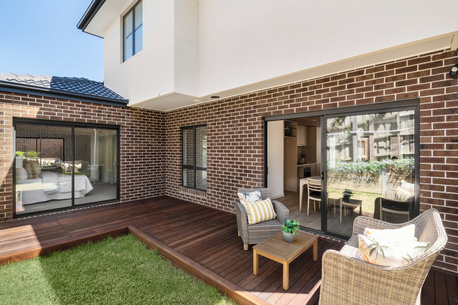 2/30-32 Boronia Grove, Doncaster East, 3109