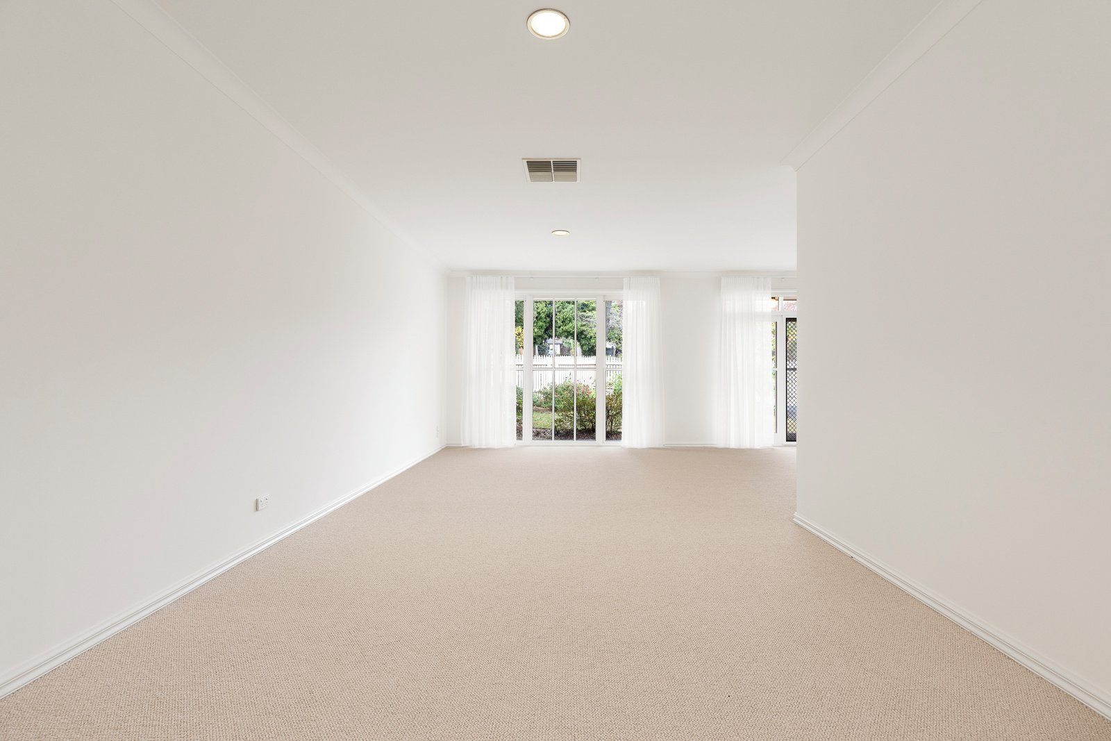 2/33 Zetland Road, Mont Albert, 3127