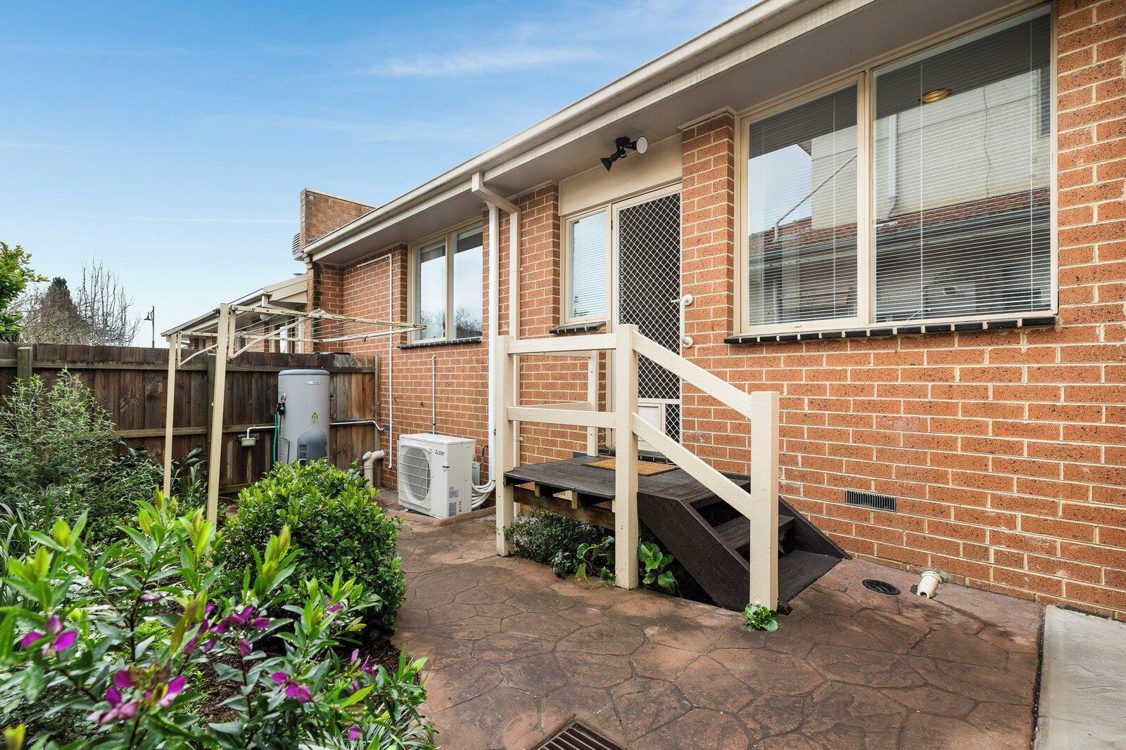 2/33 Zetland Road, Mont Albert, 3127