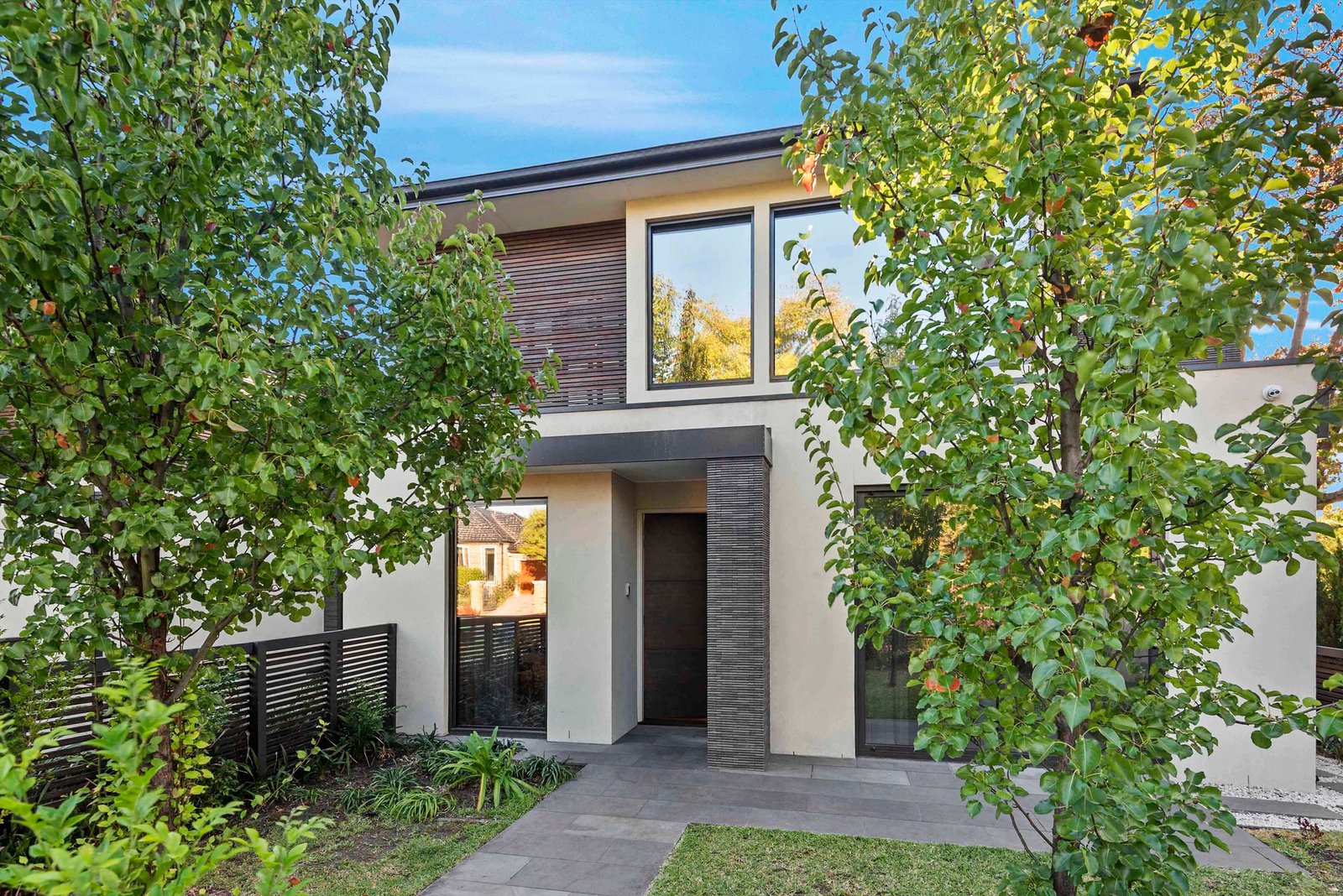 2/35 Faversham Road, Canterbury, 3126