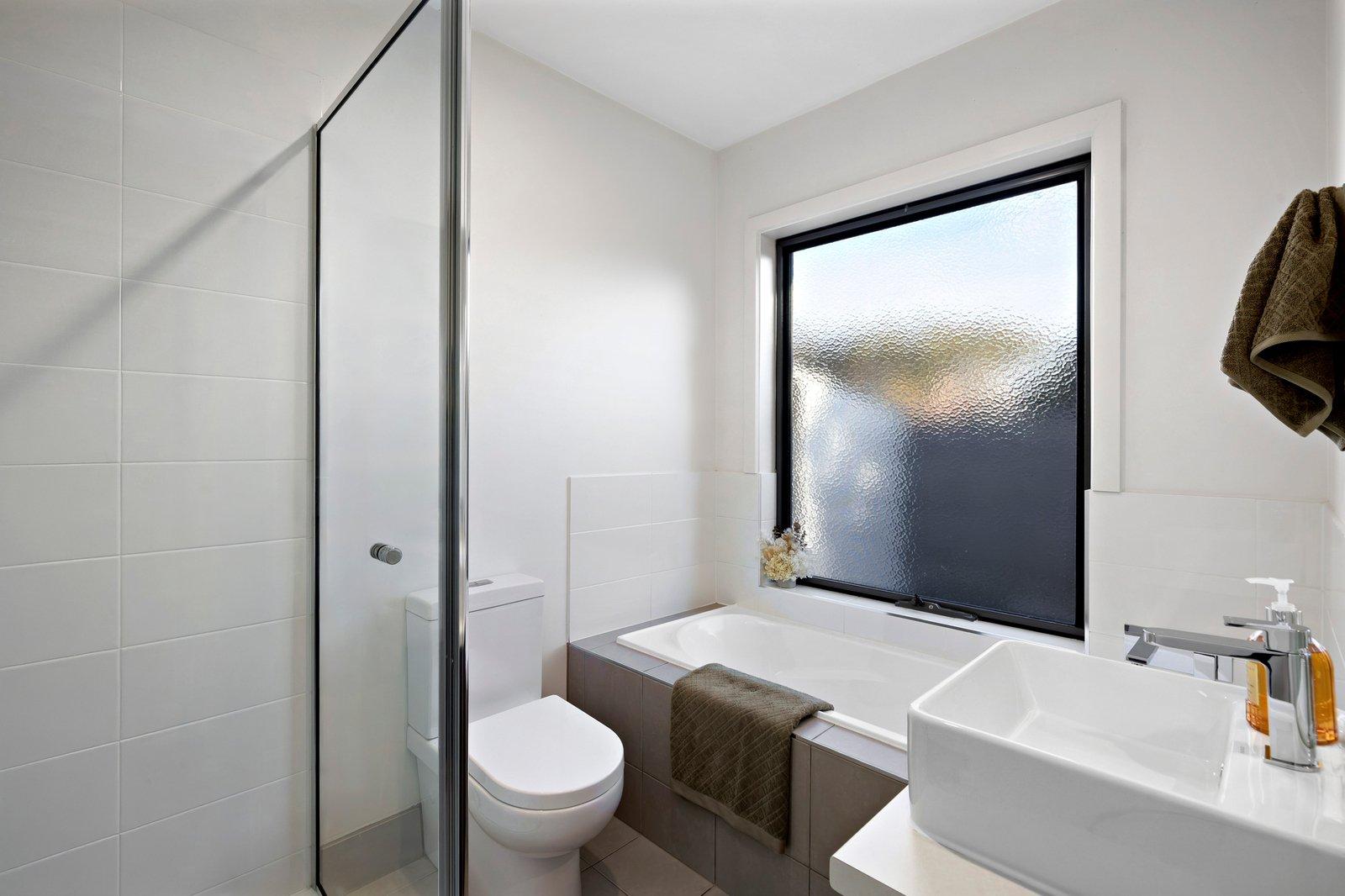 2/4 Goldborough Court, Frankston South, 3199