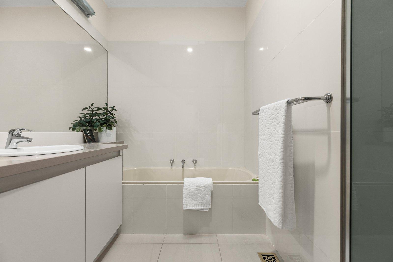 2/4 Hopetoun Avenue, Canterbury, 3126