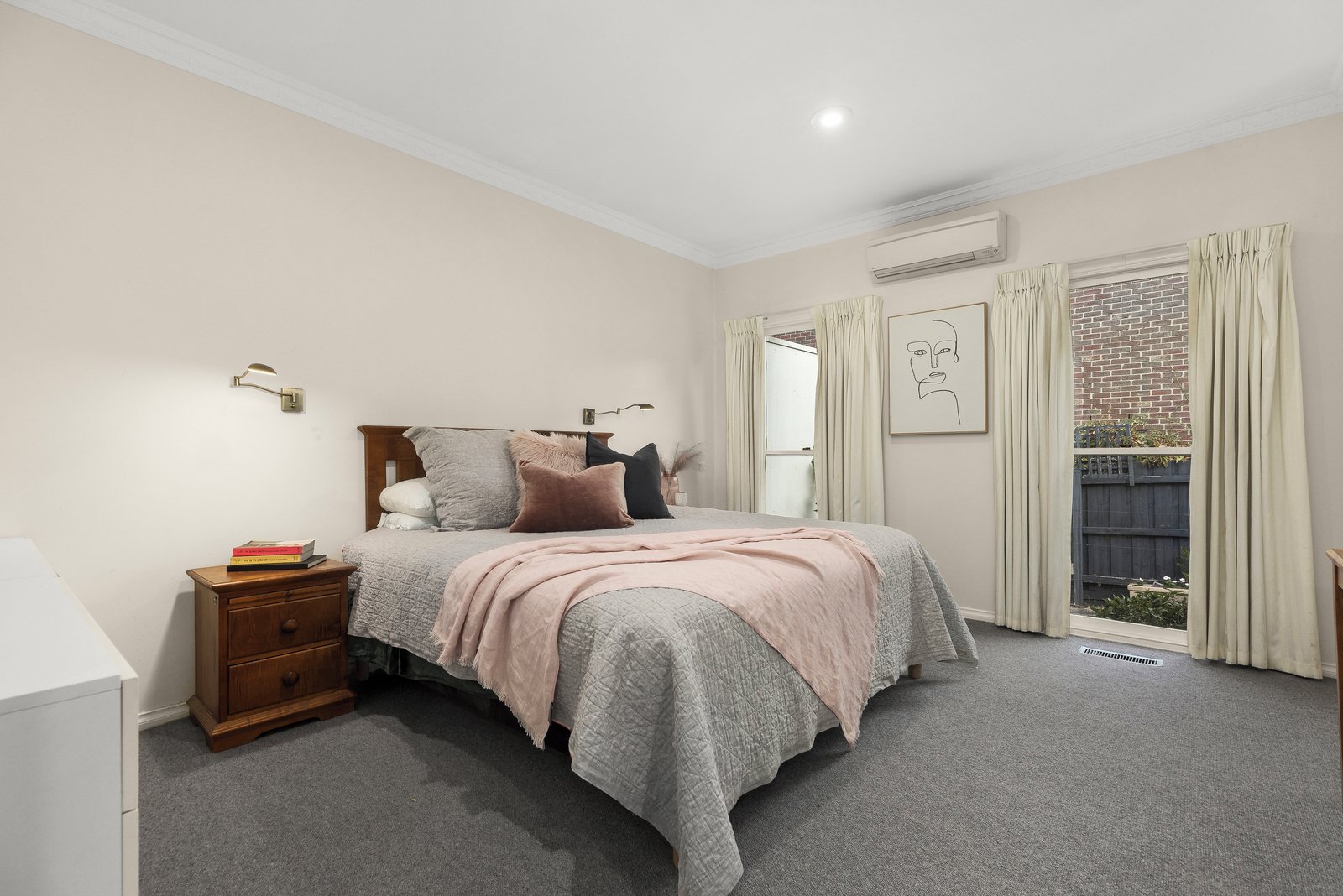 2/4 Hopetoun Avenue, Canterbury, 3126