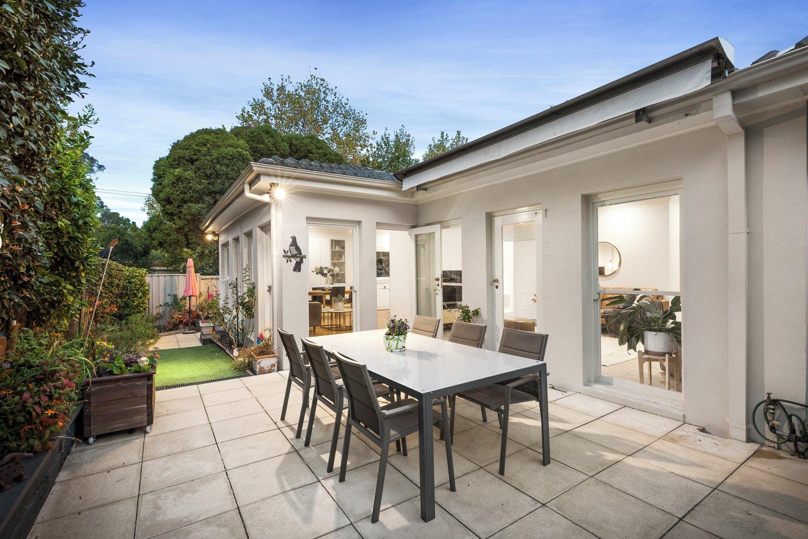 2/4 Hopetoun Avenue, Canterbury, 3126