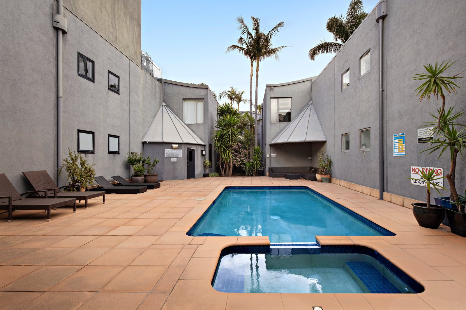 24/15 Beach Street, Port Melbourne, 3207