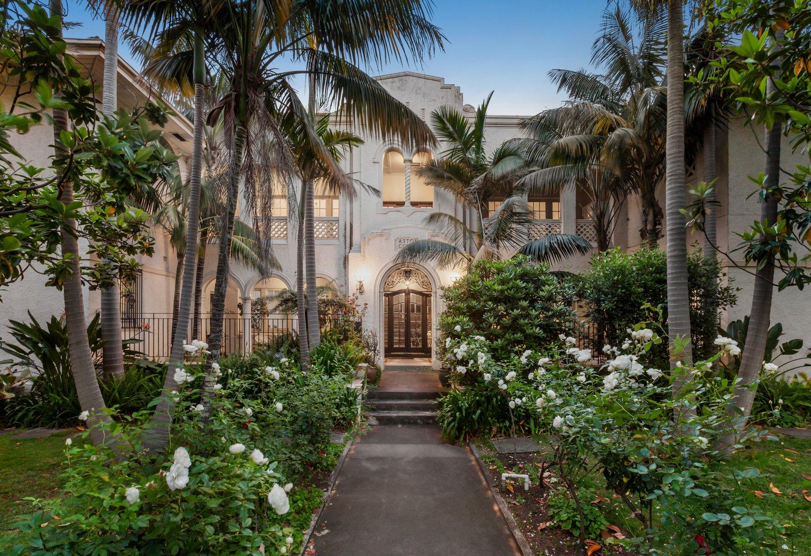 2/43 Acland Street, St Kilda, 3182