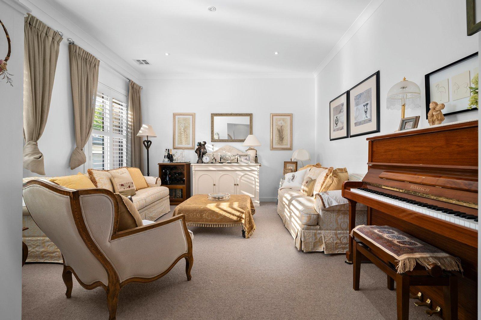 2/44 Warburton Road, Canterbury, 3126
