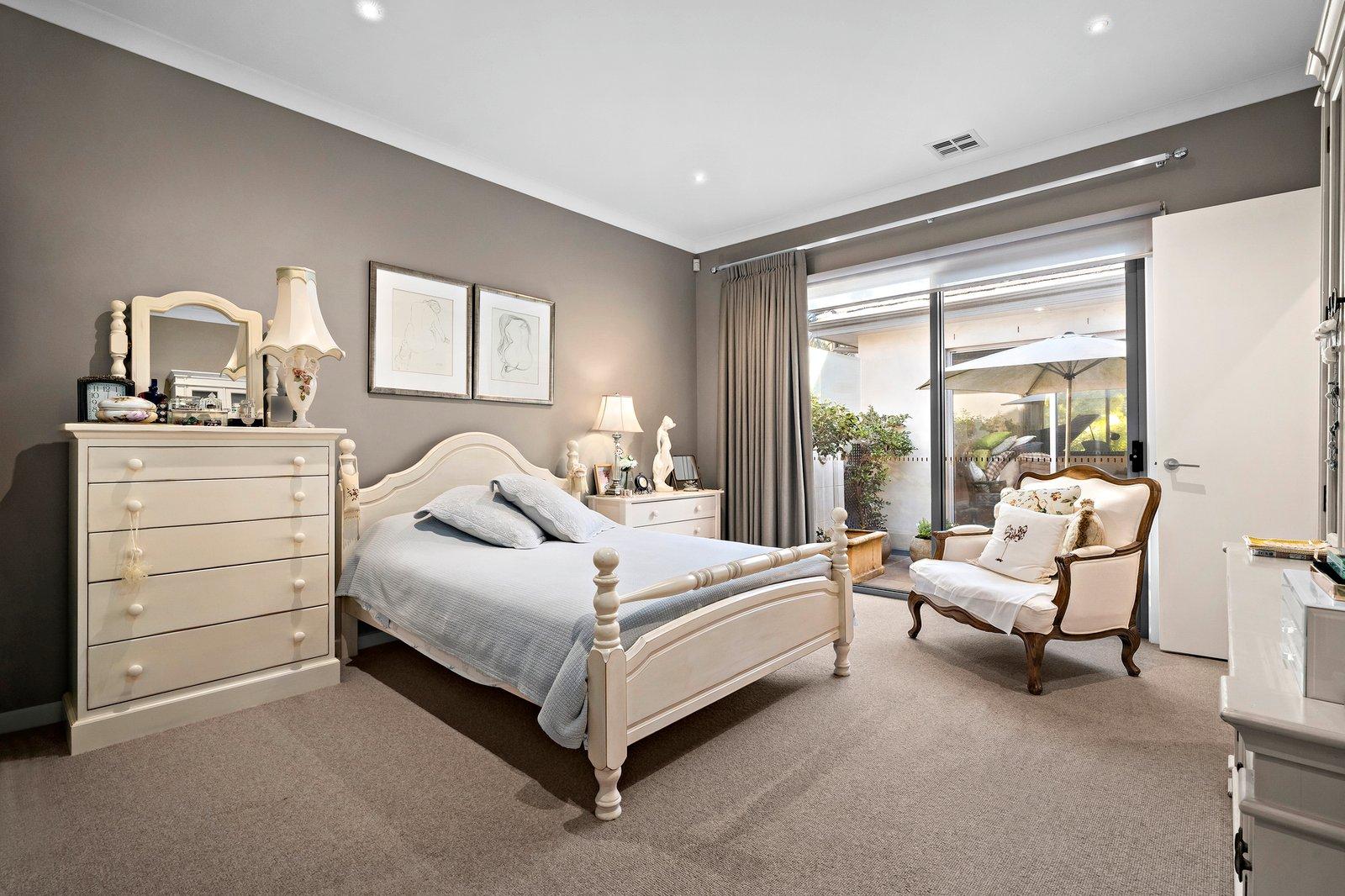 2/44 Warburton Road, Canterbury, 3126