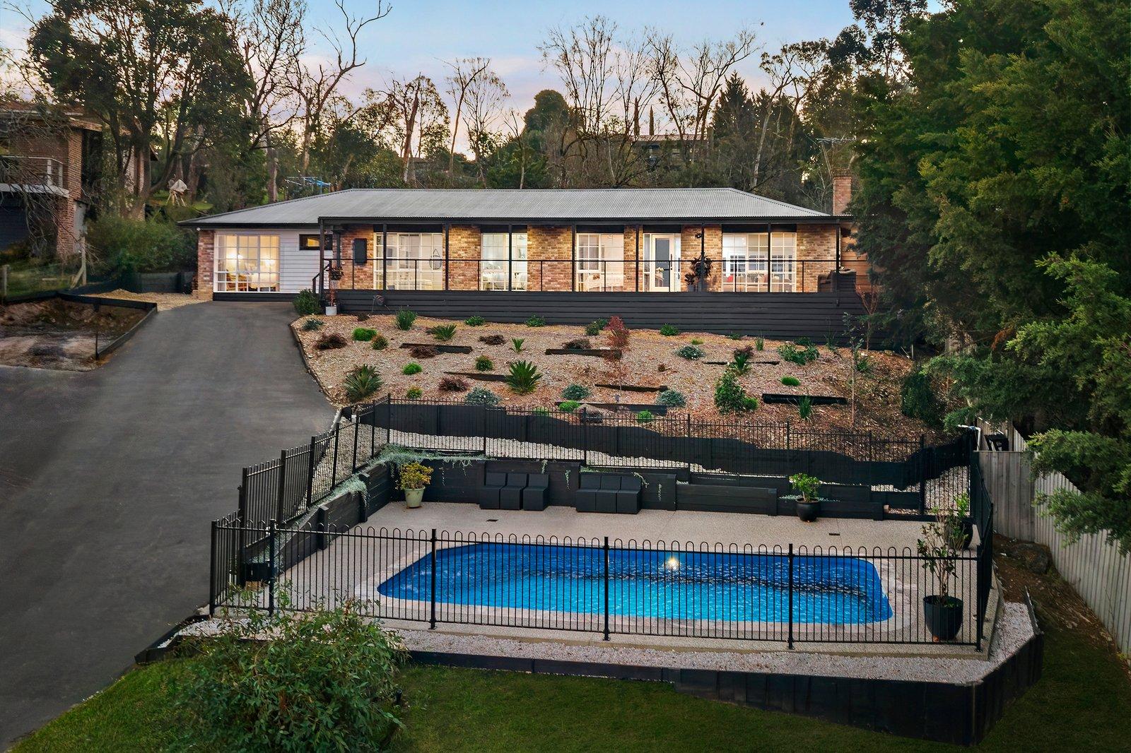 25-27 Eumeralla Grove, Mount Eliza, 3930
