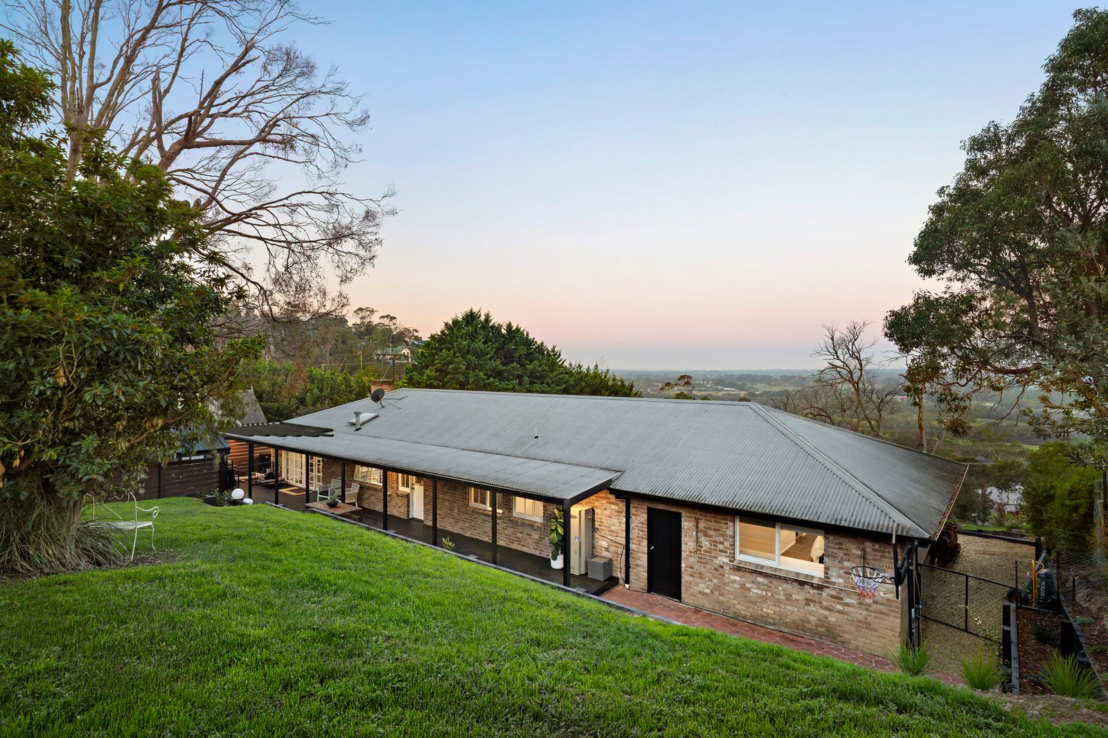 25-27 Eumeralla Grove, Mount Eliza, 3930