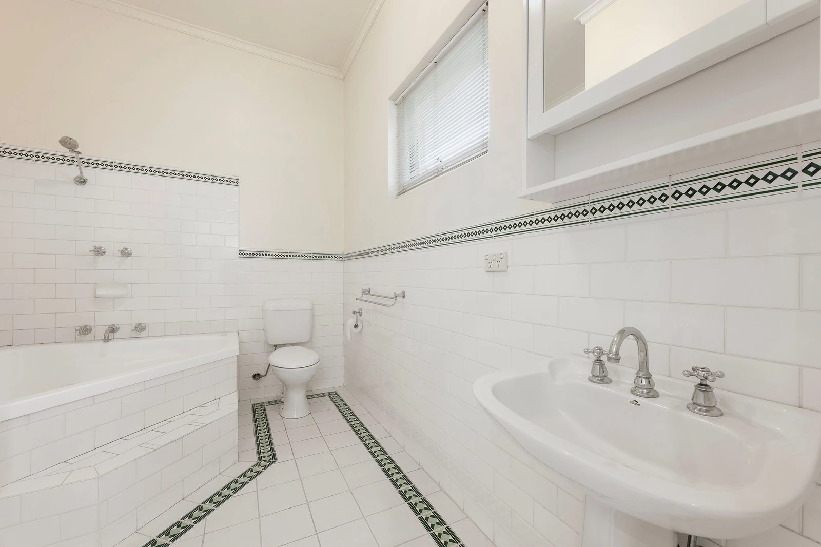 25 Albert Crescent, Surrey Hills, 3127