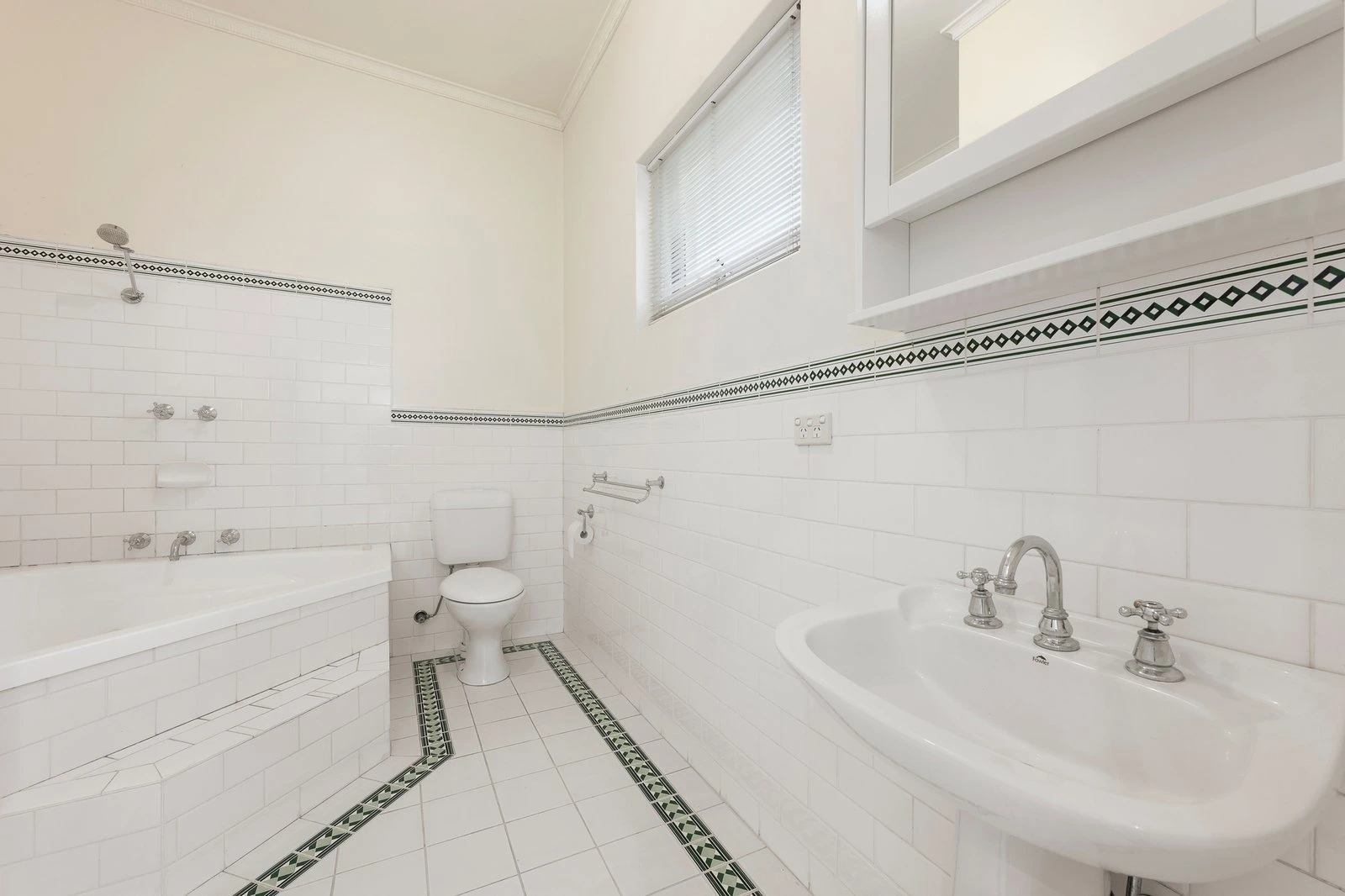 25 Albert Crescent, Surrey Hills, 3127