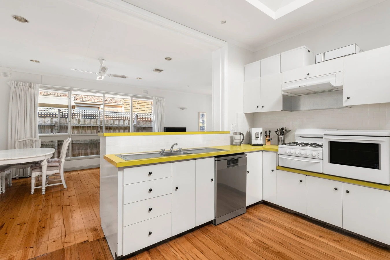 25 Blenheim Avenue, Mont Albert, 3127
