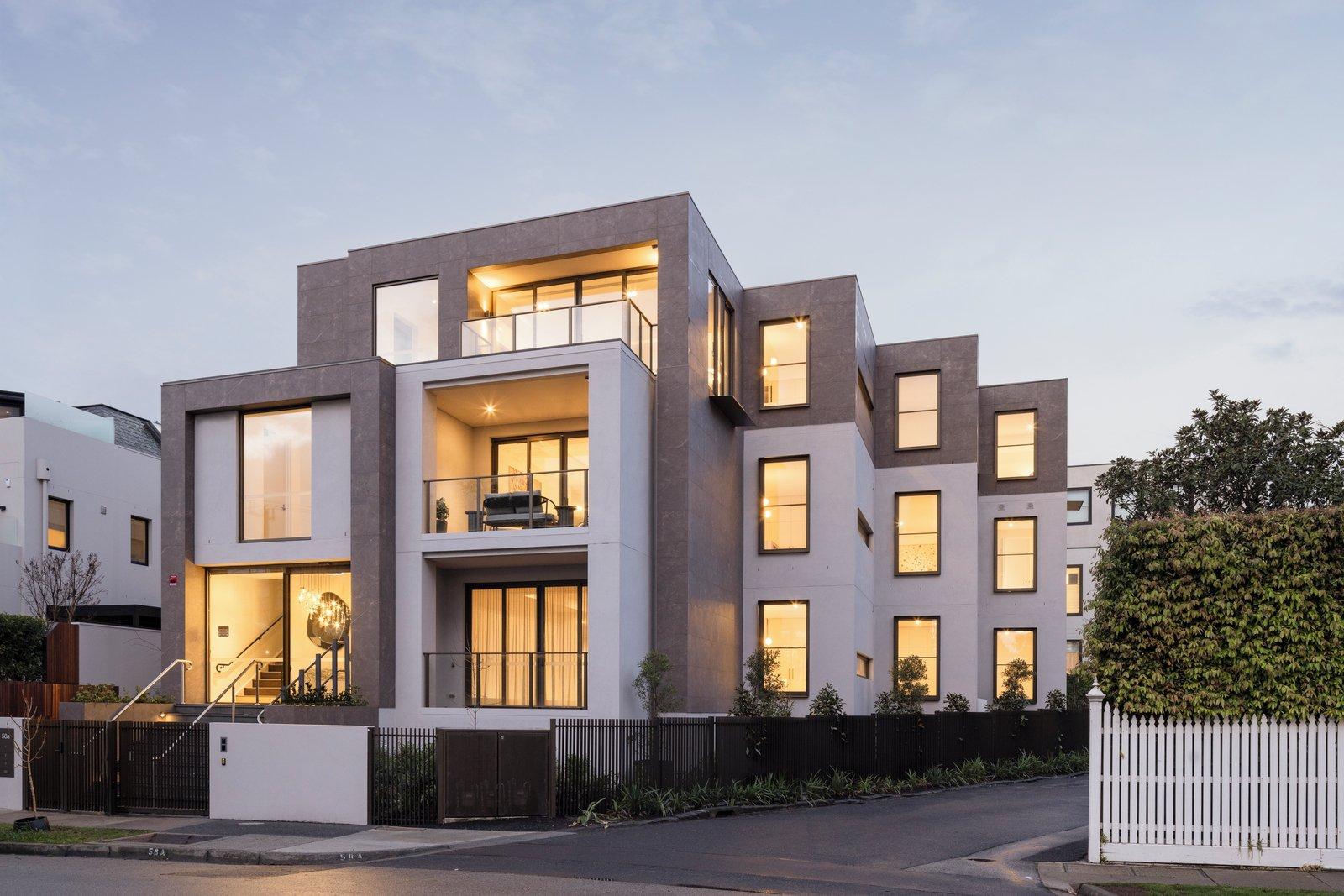 2/58A Mathoura Road, Toorak, 3142
