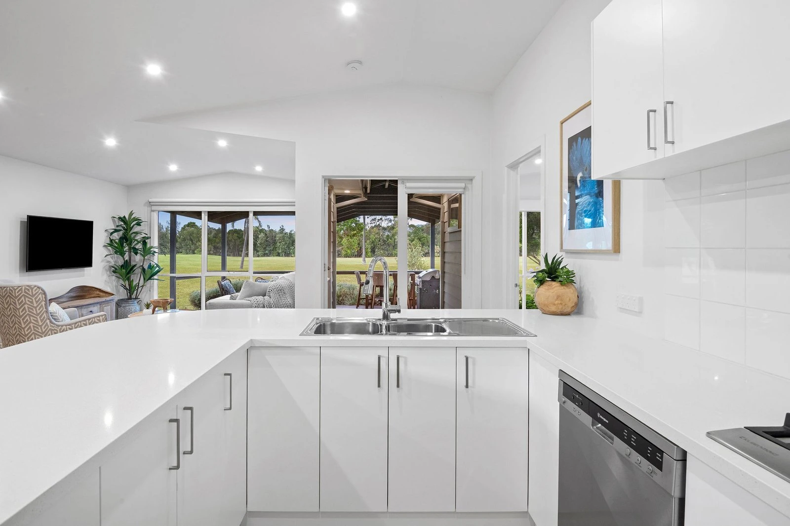 26 Lake View Drive, Safety Beach, 3936