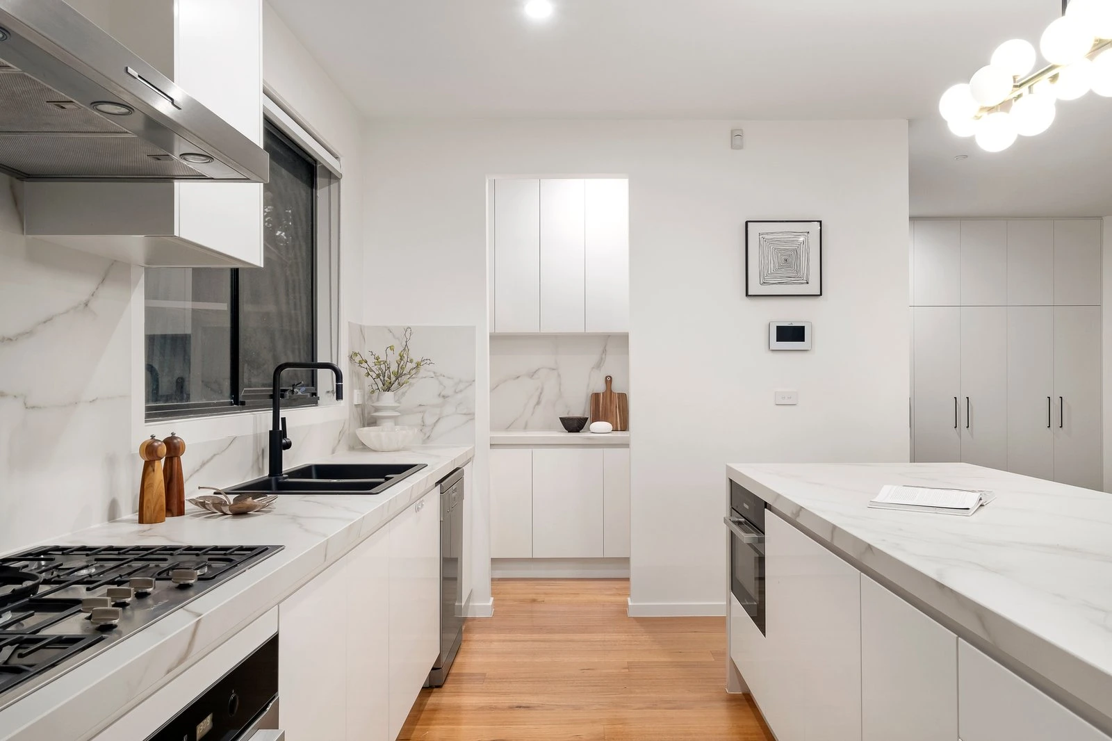 2/6 Mons Street, Glen Iris, 3146
