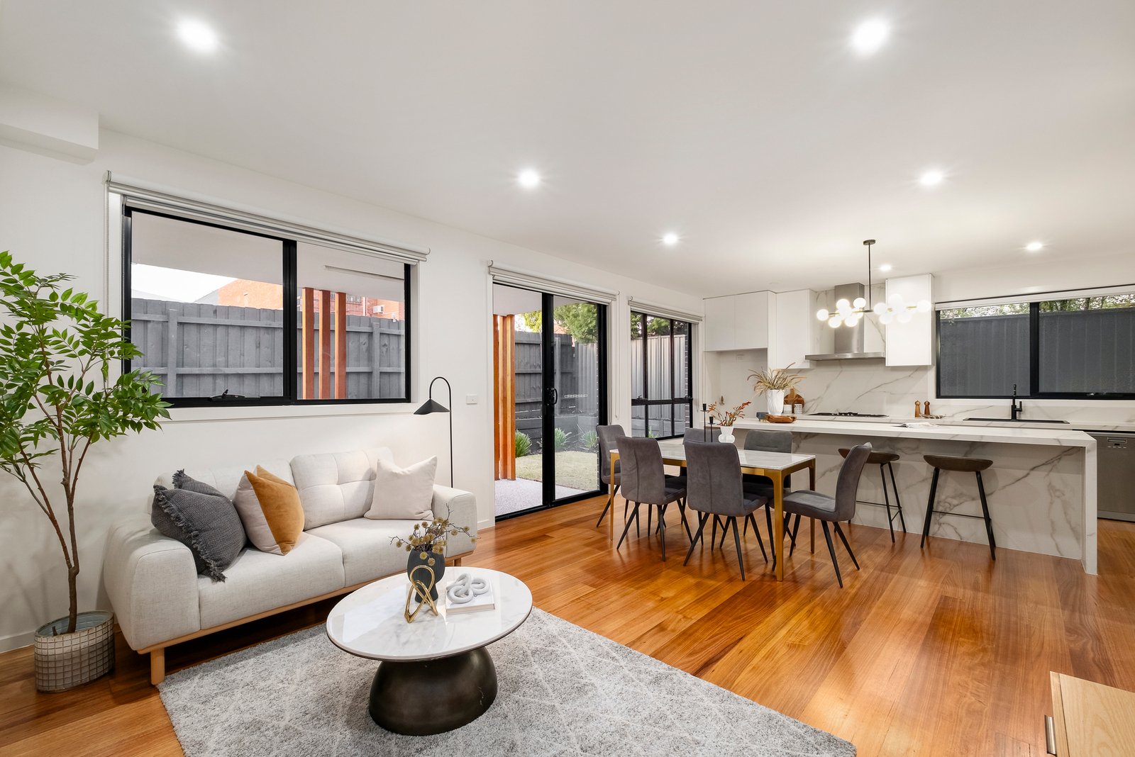 2/6 Mons Street, Glen Iris, 3146