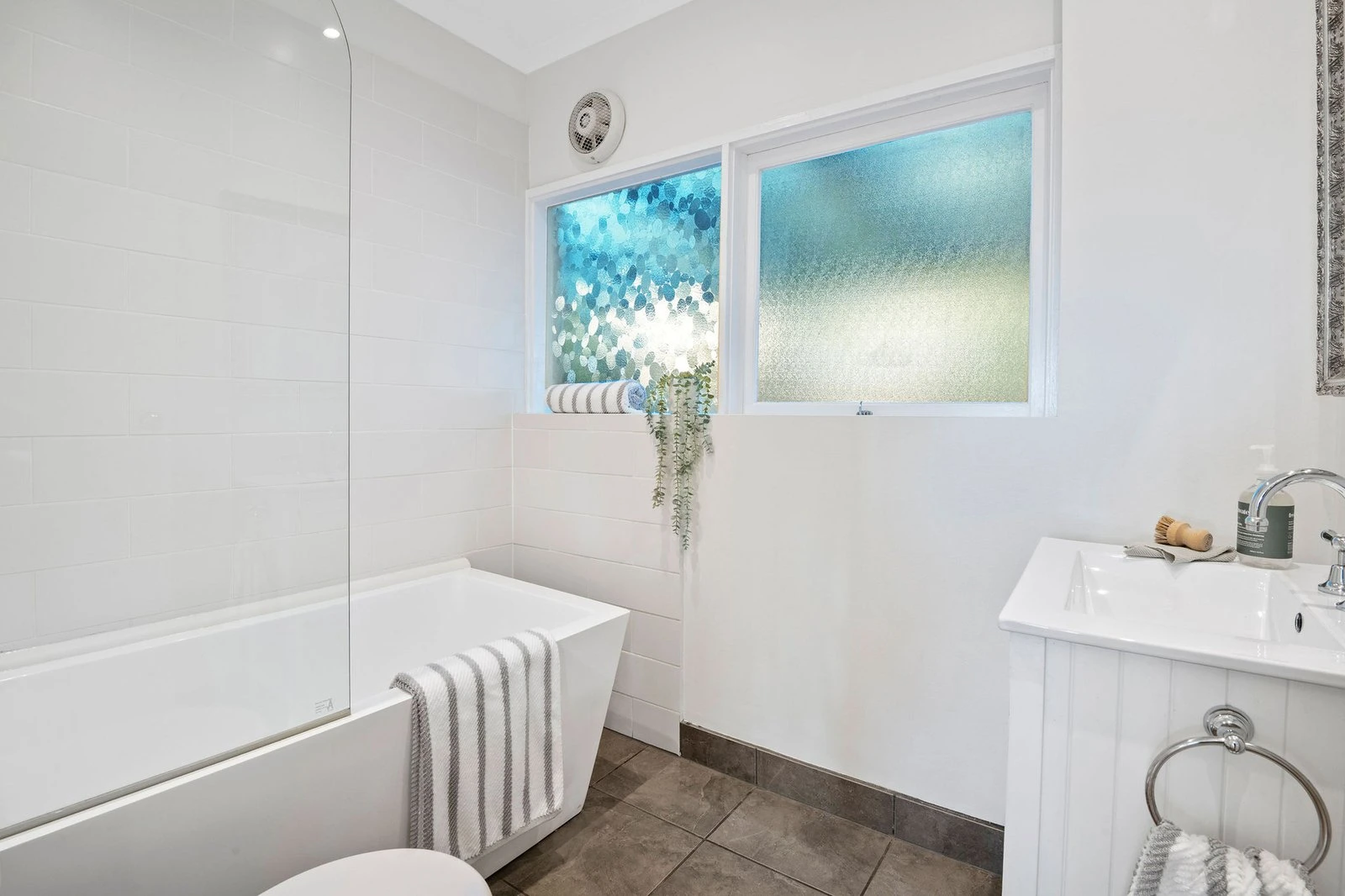 27 Benambra Street, Mornington, 3931