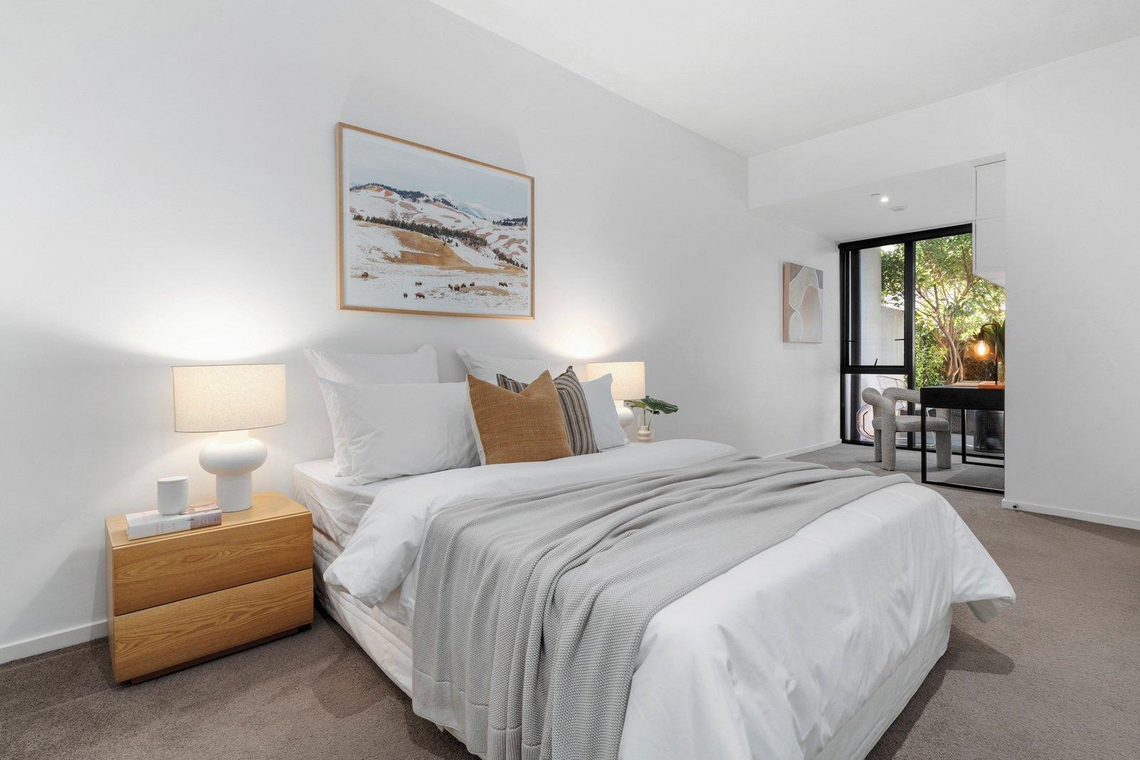 27/2 Esplanade West, Port Melbourne, 3207
