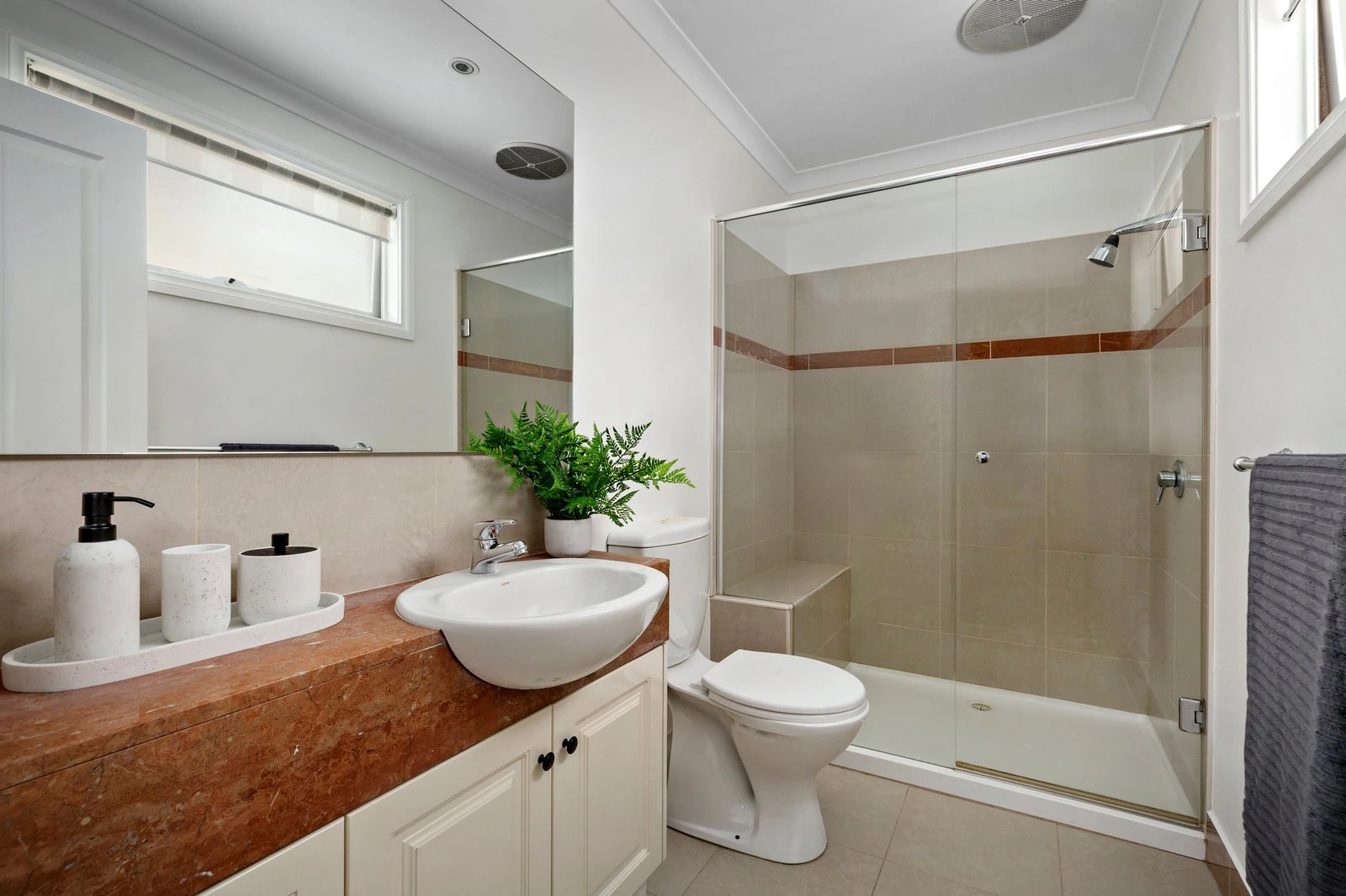 2/847 Glenferrie Road, Kew, 3101