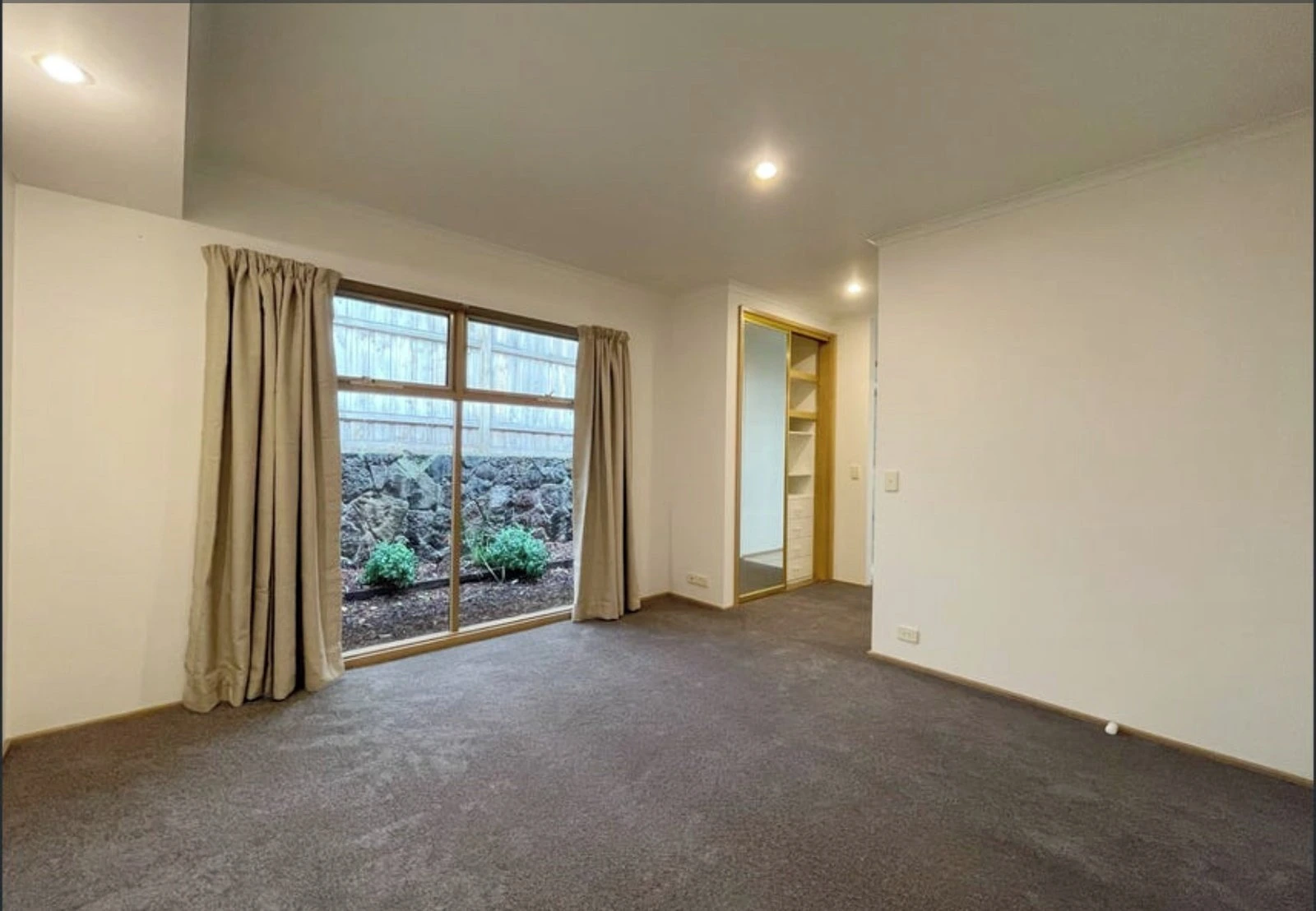 2/9 Curraweena Road, Caulfield South, 3162