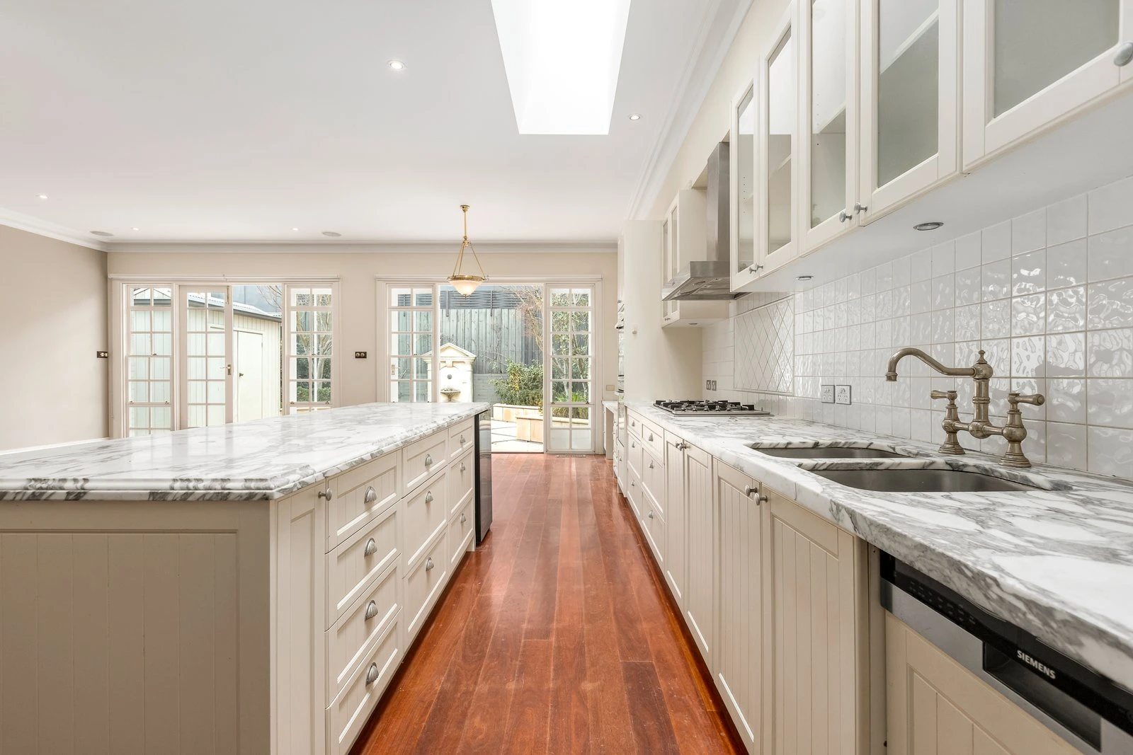 2A Mathoura Road, Toorak, 3142