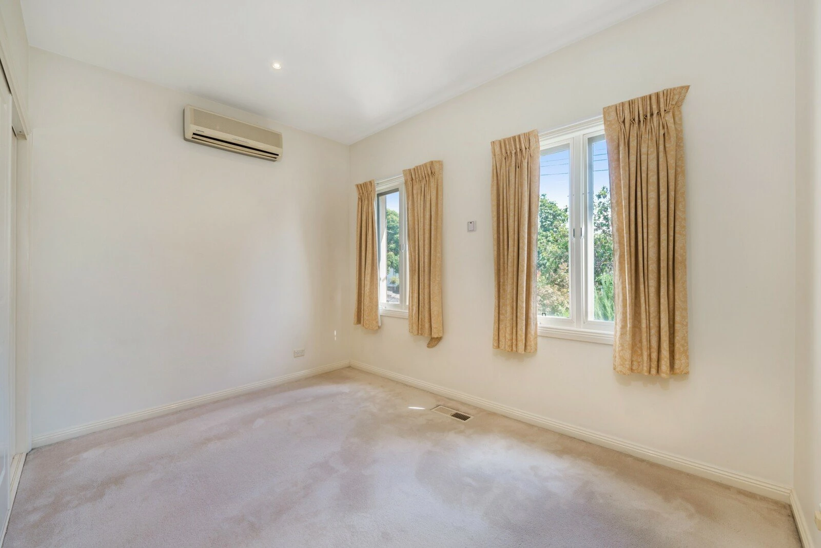 2A Woodlands Avenue, Kew East, 3102