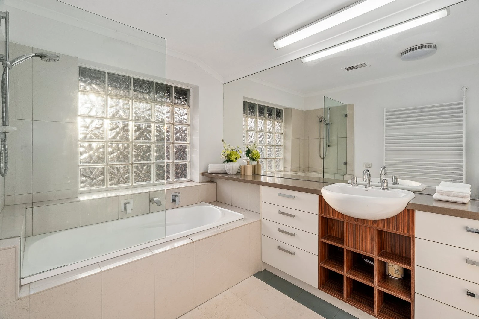 3 Bridges Street, Glen Iris, 3146