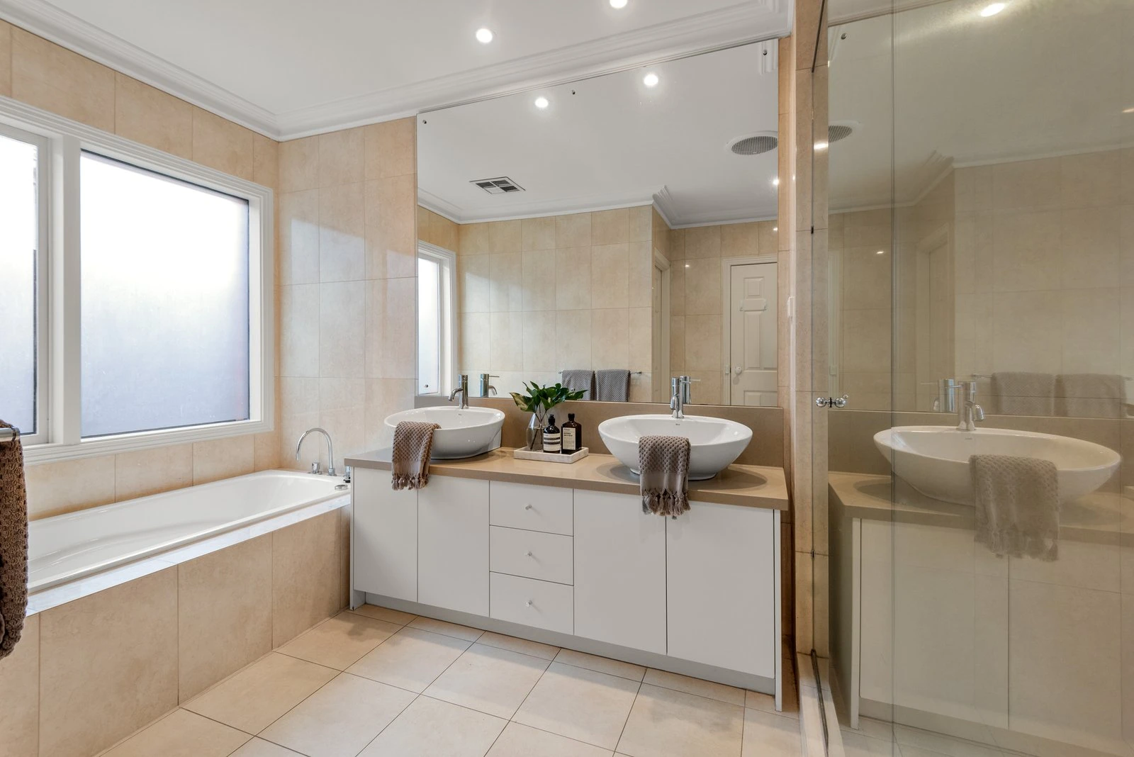 3 Irymple Avenue, Glen Iris, 3146