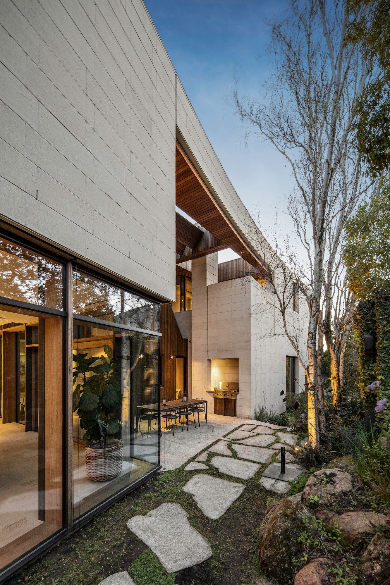 3 Leighton Court, Toorak, 3142