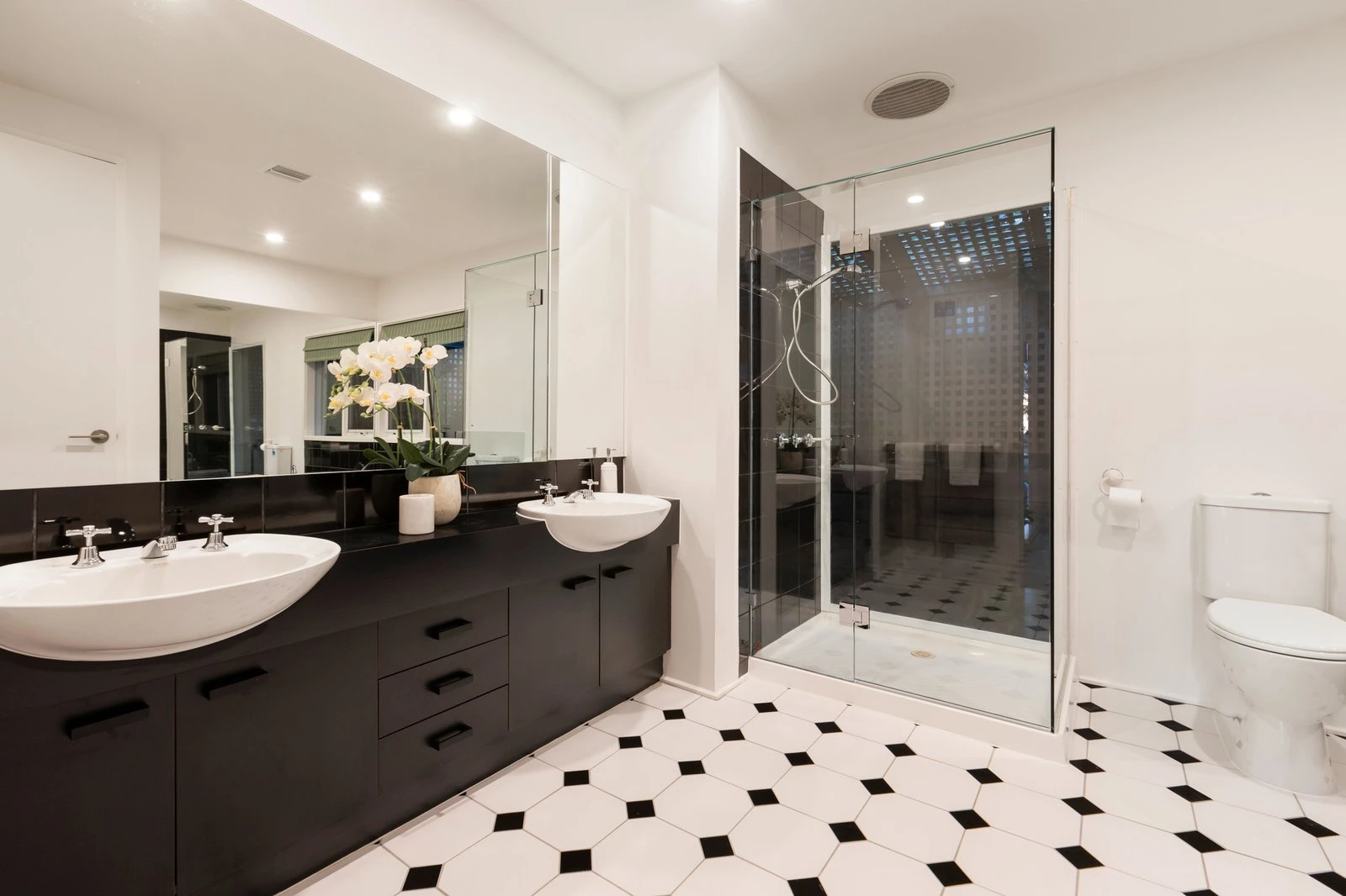 3 Sanctuary Close, Balwyn, 3103