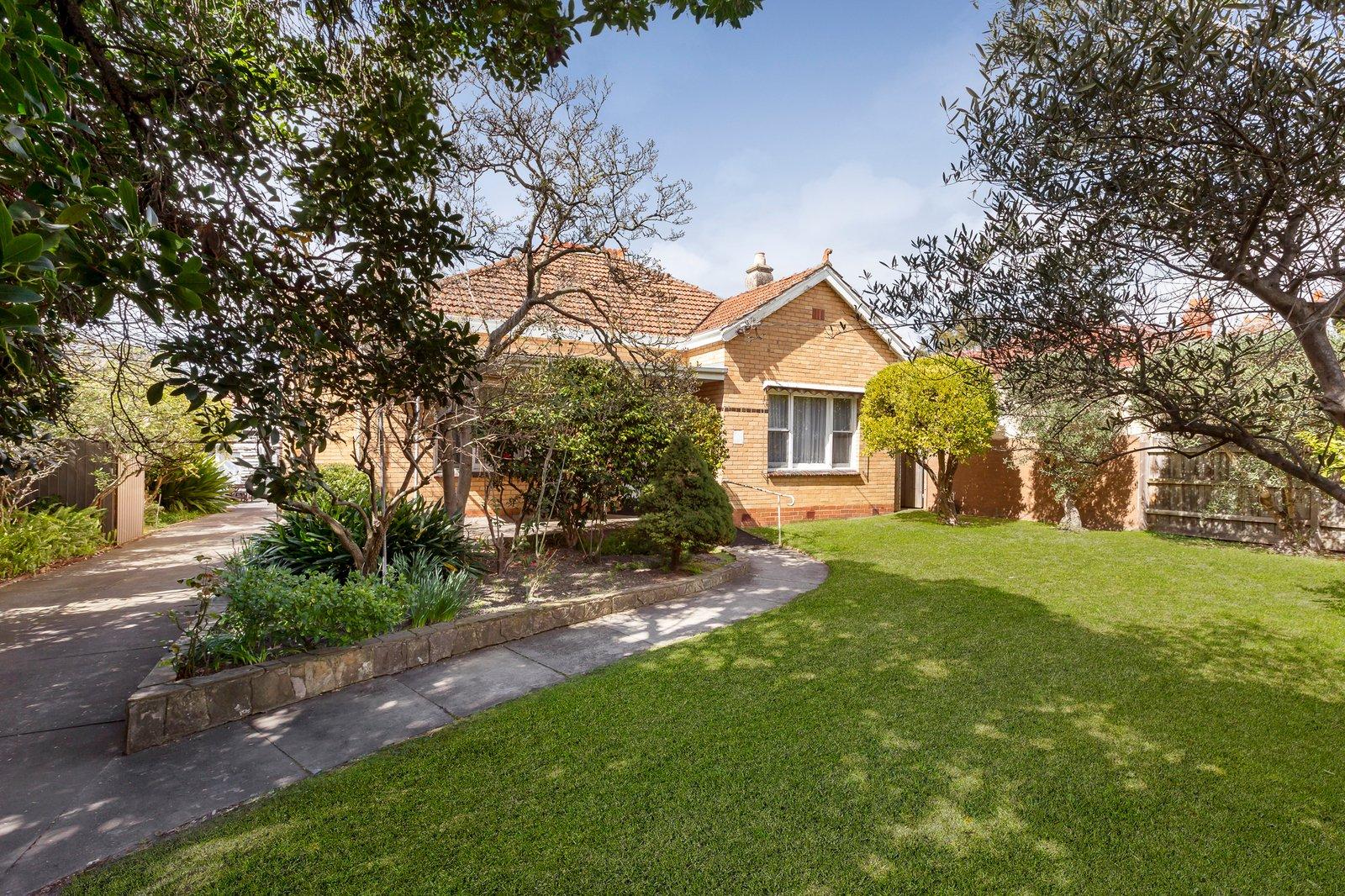 30 Ridgeway Avenue, Kew, 3101