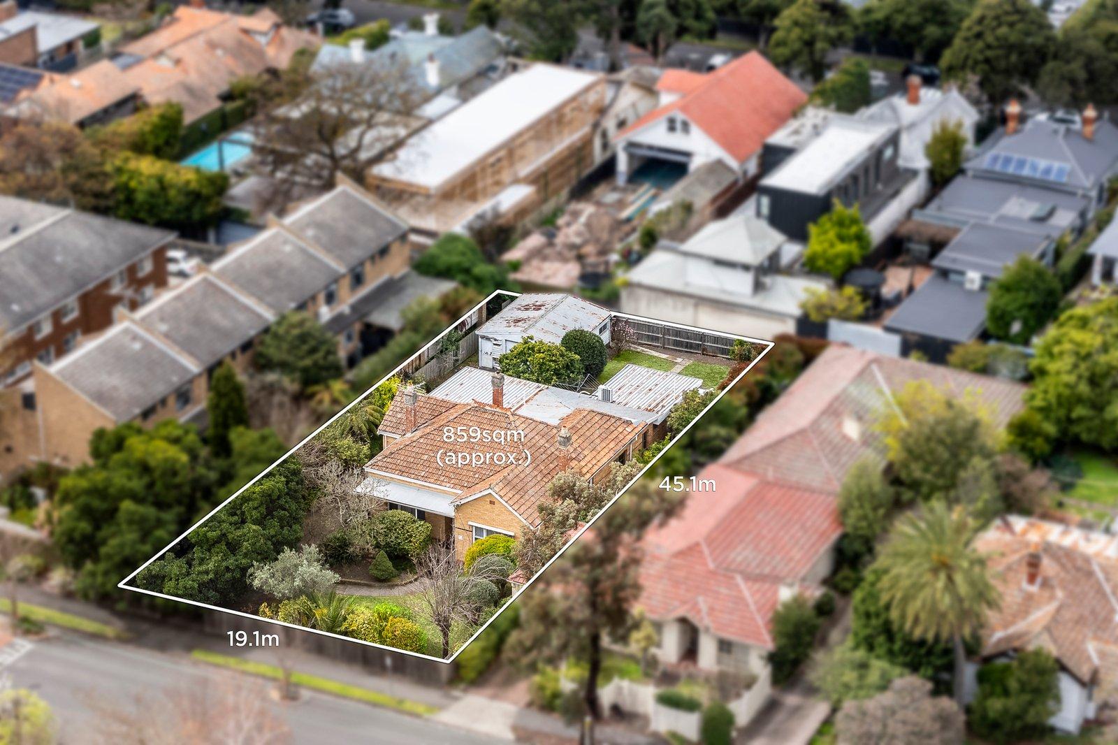 30 Ridgeway Avenue, Kew, 3101