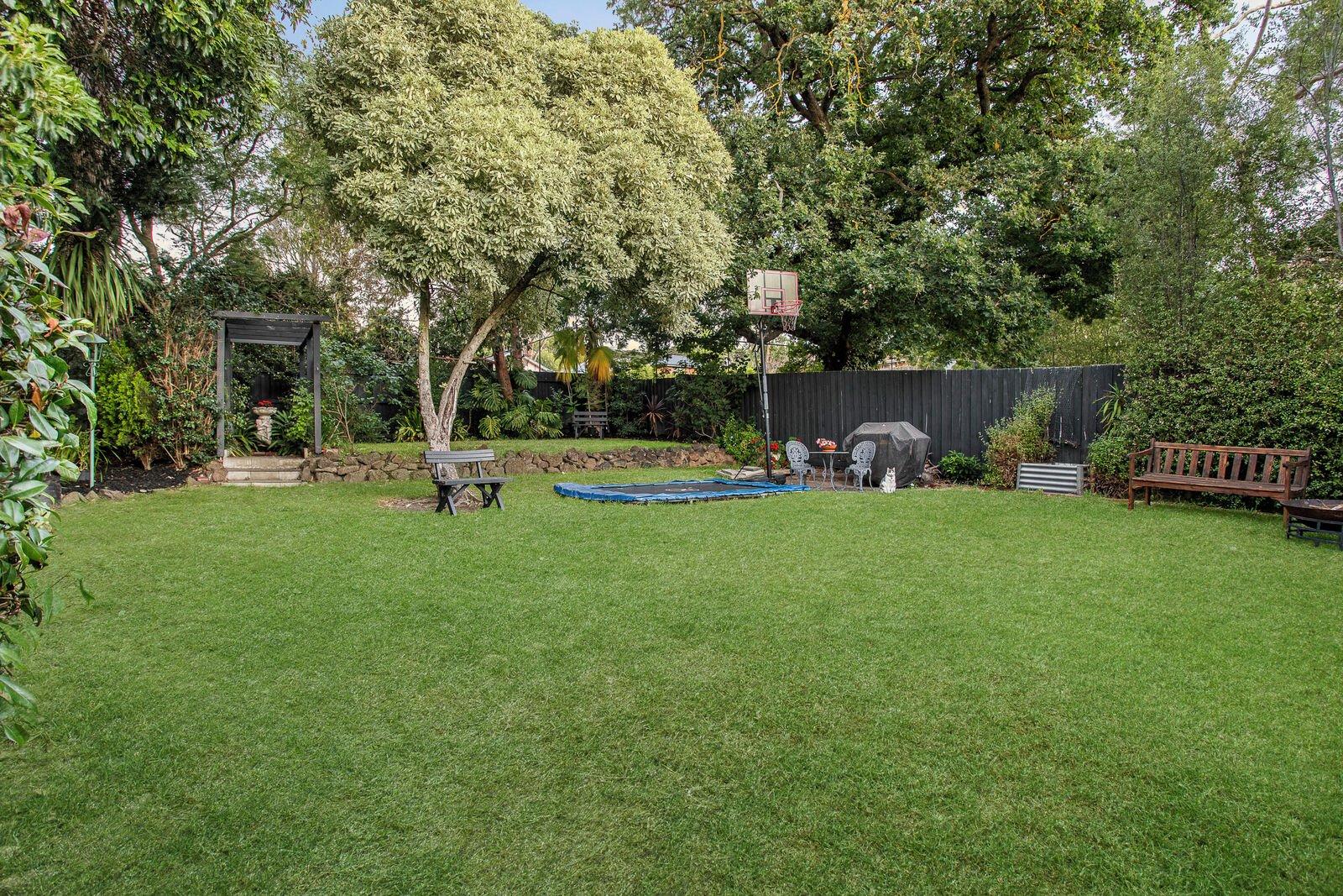 31 Grandview Avenue, Glen Iris, 3146