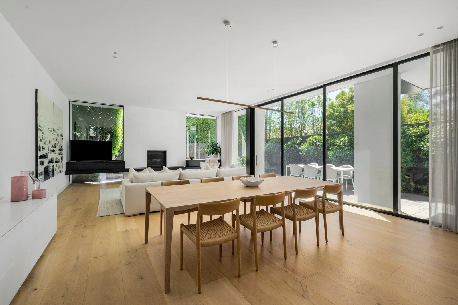 31 Mathoura Road, Toorak, 3142