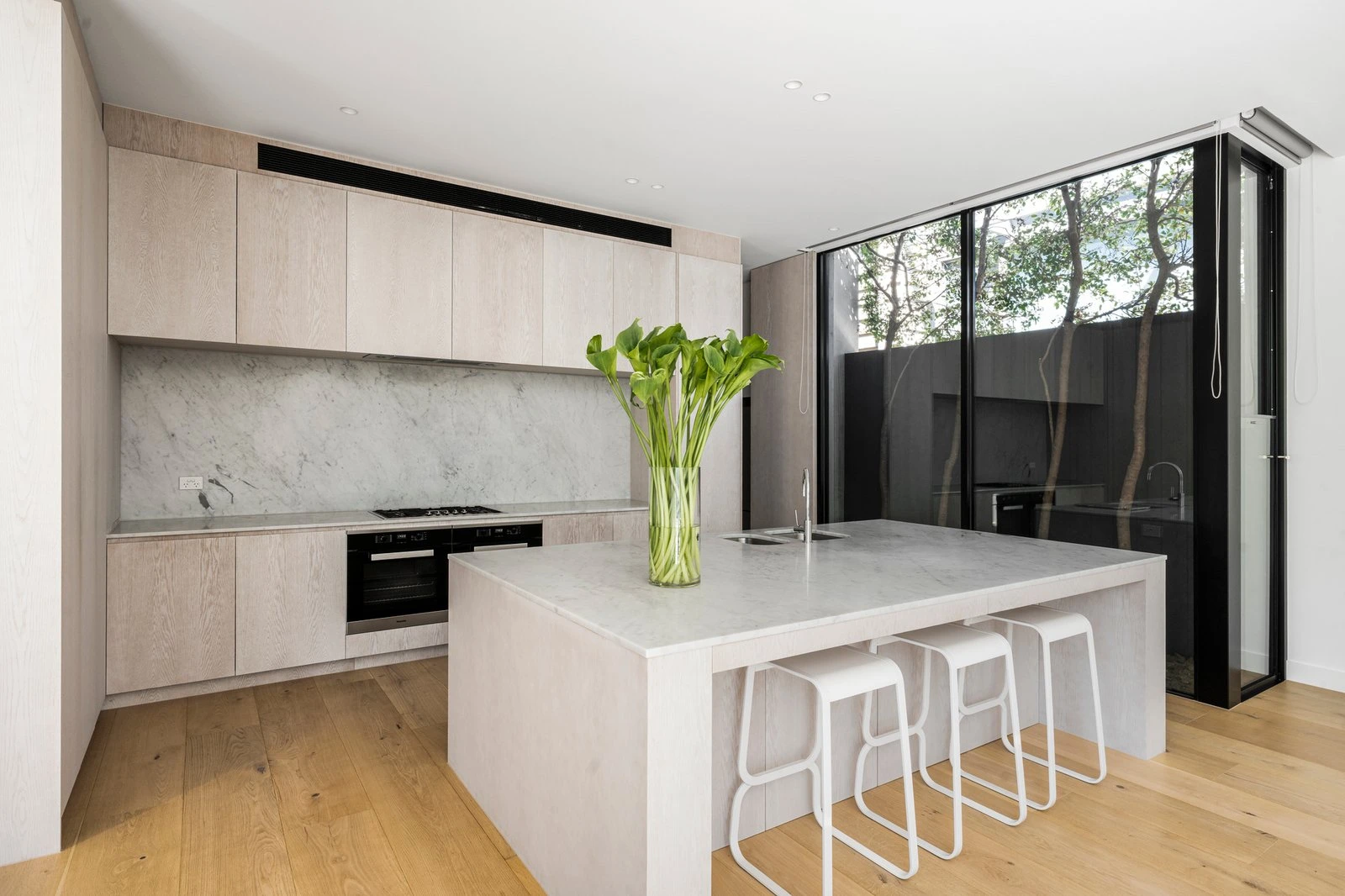 31 Mathoura Road, Toorak, 3142