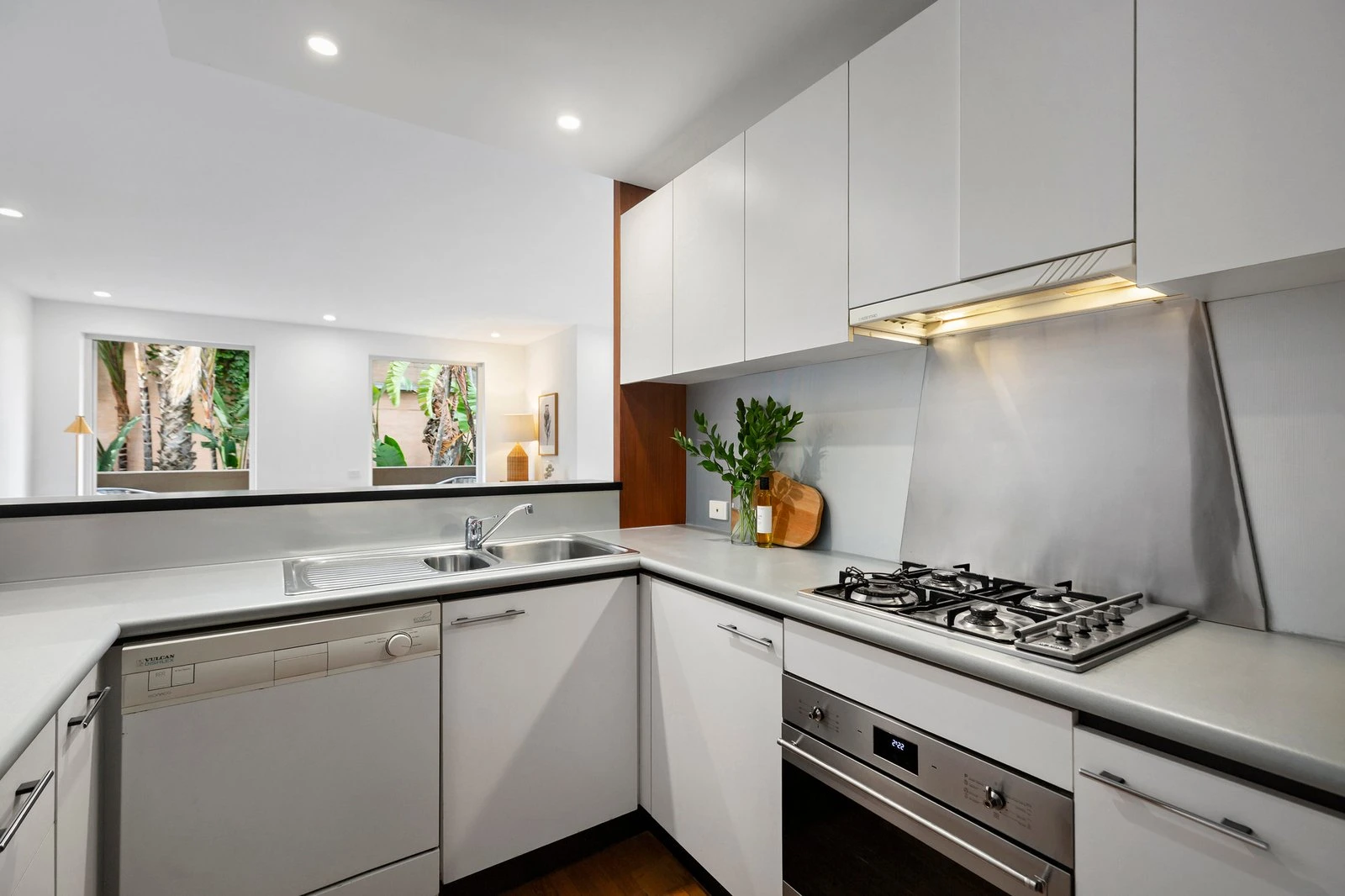 3/110 Beaconsfield Parade, Albert Park, 3206